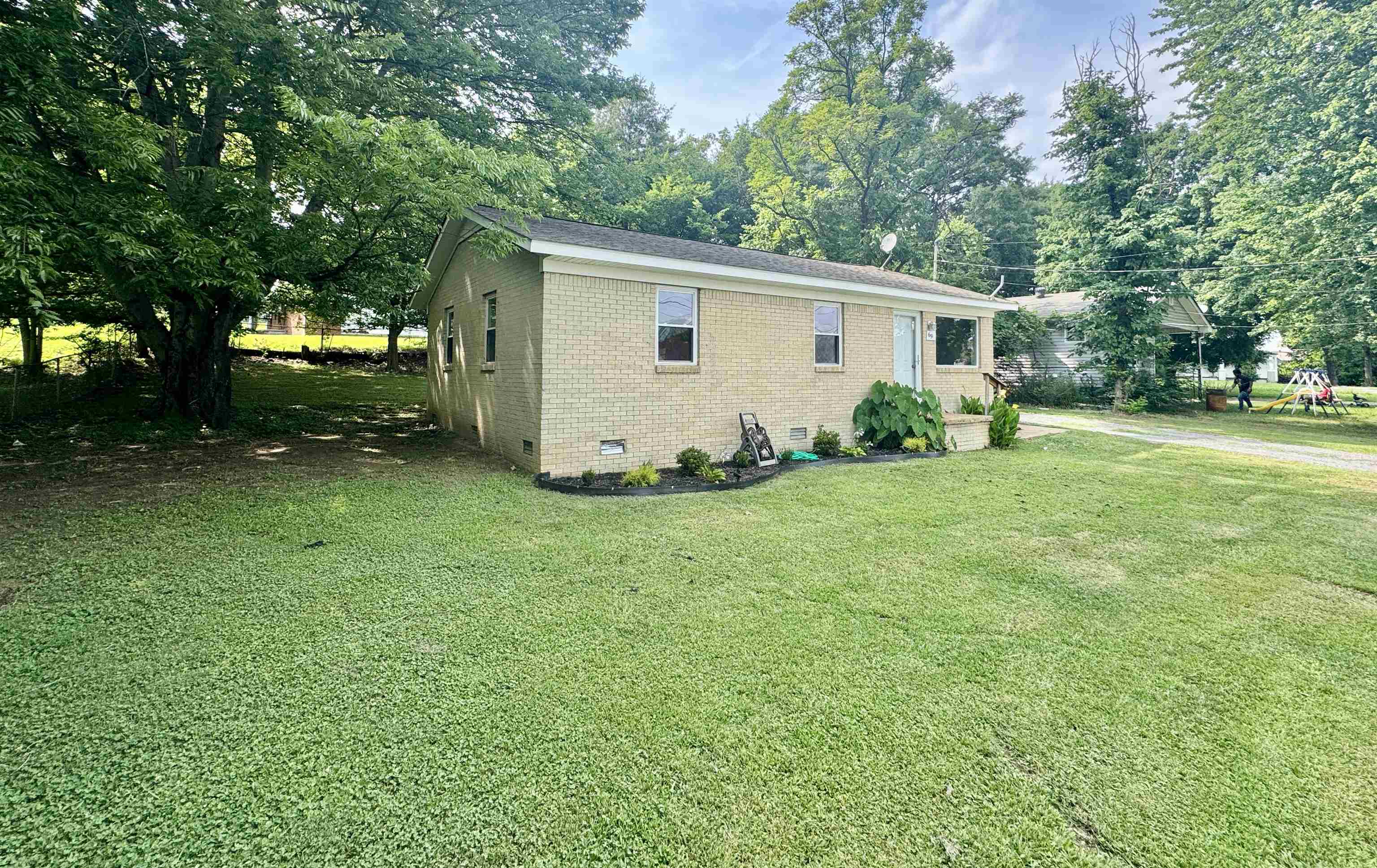69 Hamil St Property Photo 2