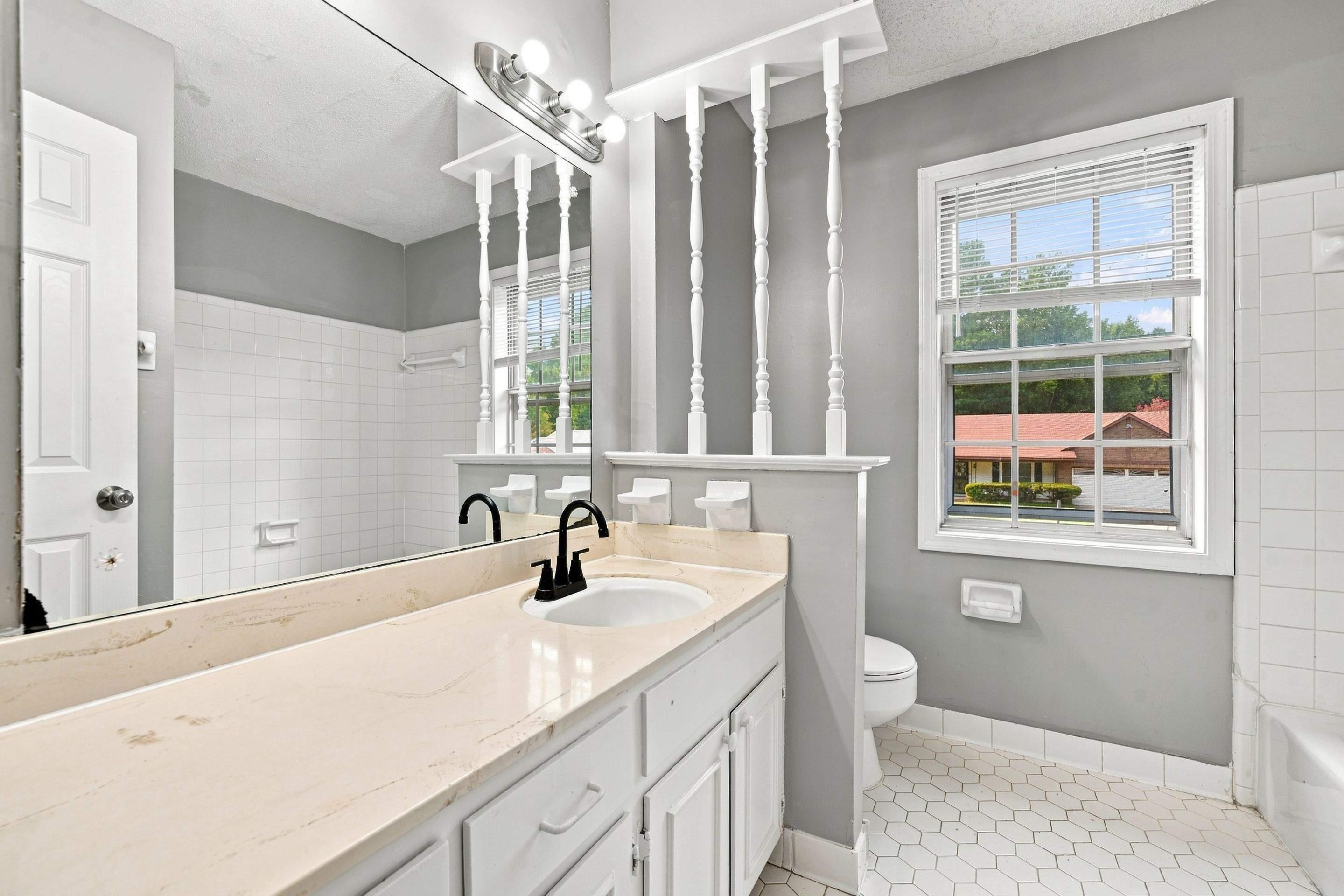 5361 Timberdale Ave Property Photo 9