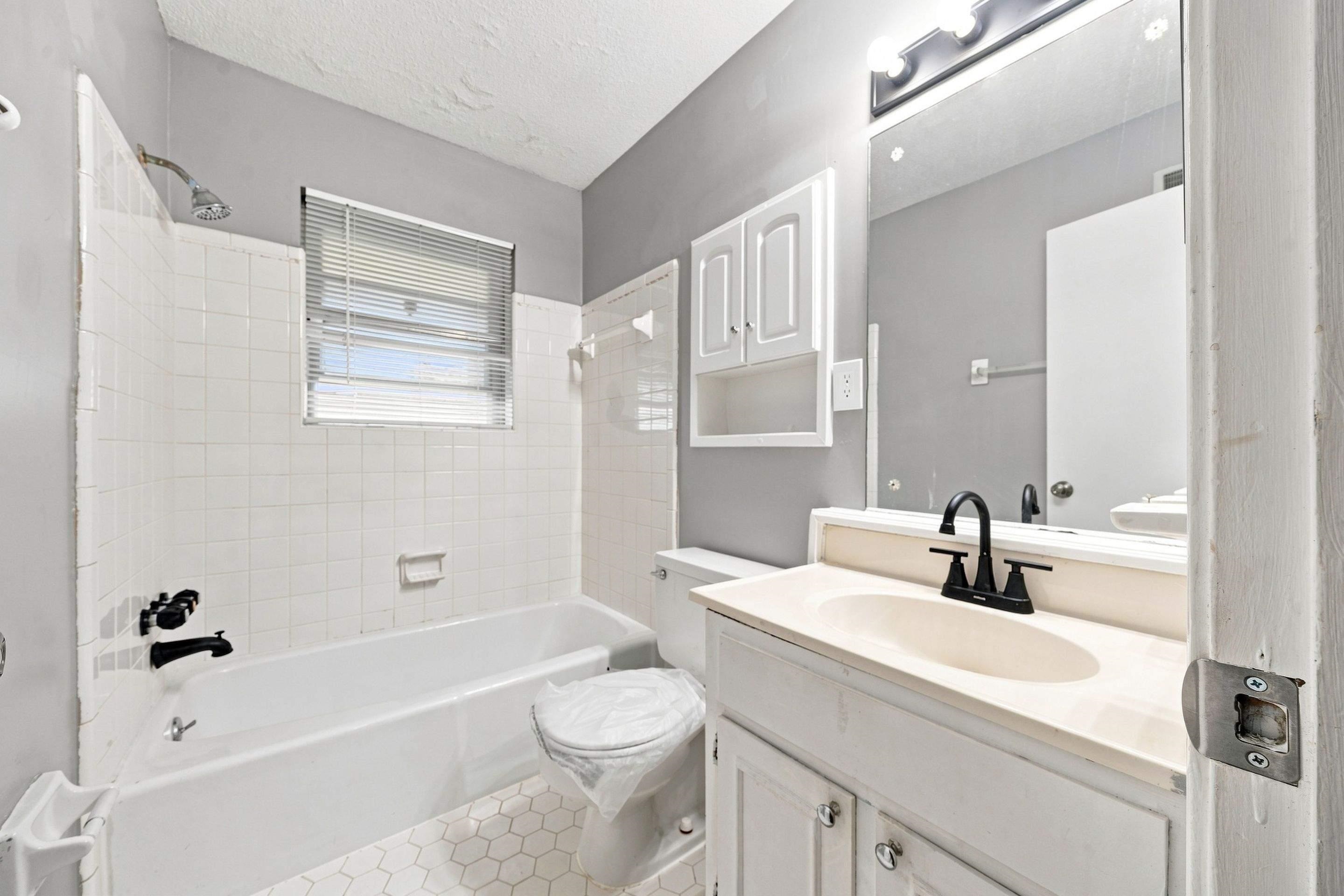 5361 Timberdale Ave Property Photo 10