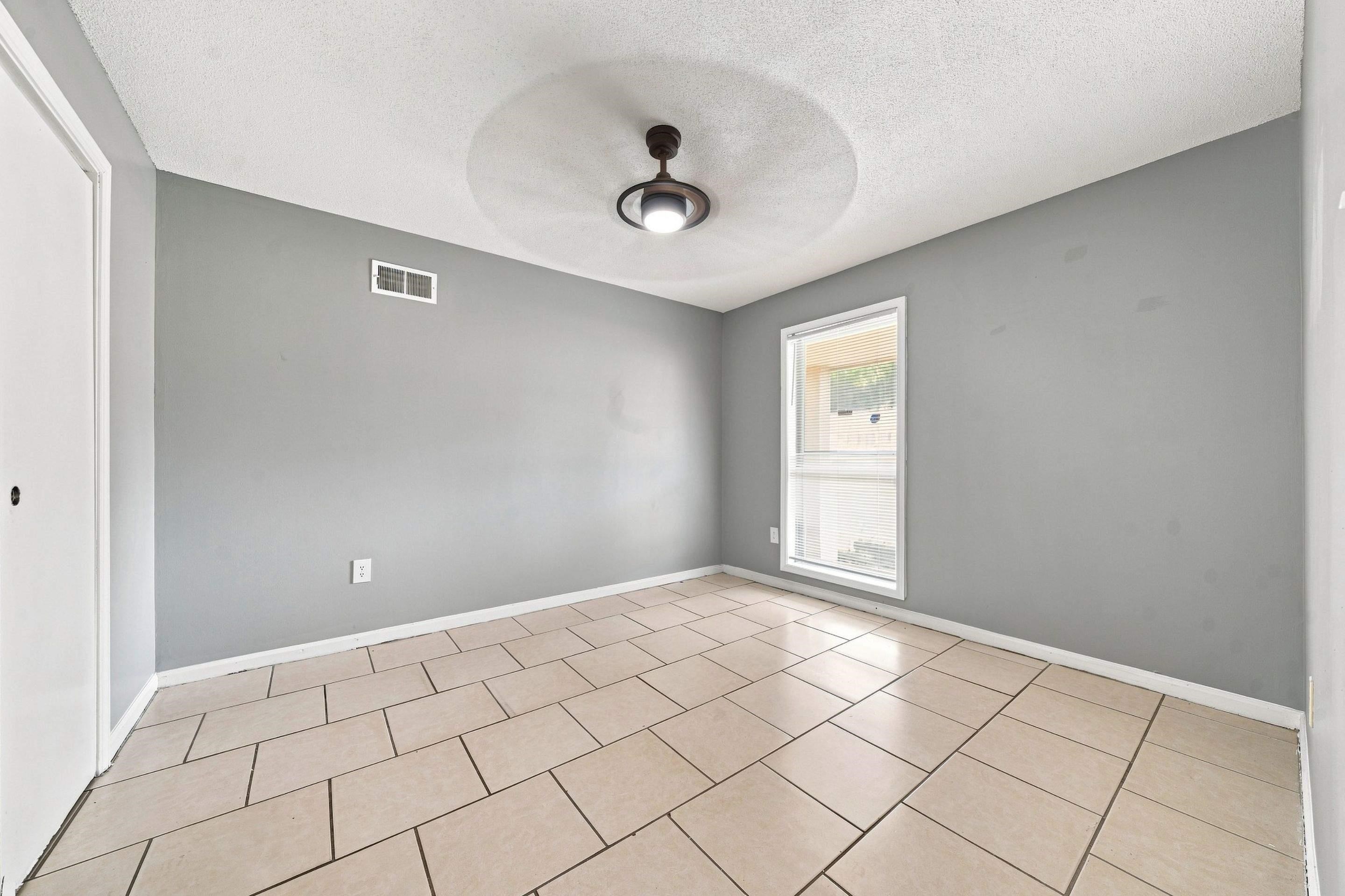 5361 Timberdale Ave Property Photo 14