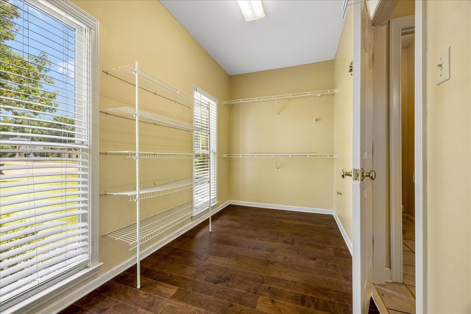 2033 W Houston Way Property Photo 8
