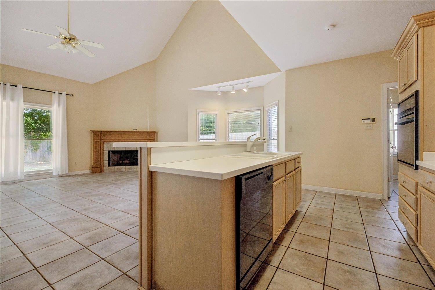 2033 W Houston Way Property Photo 14