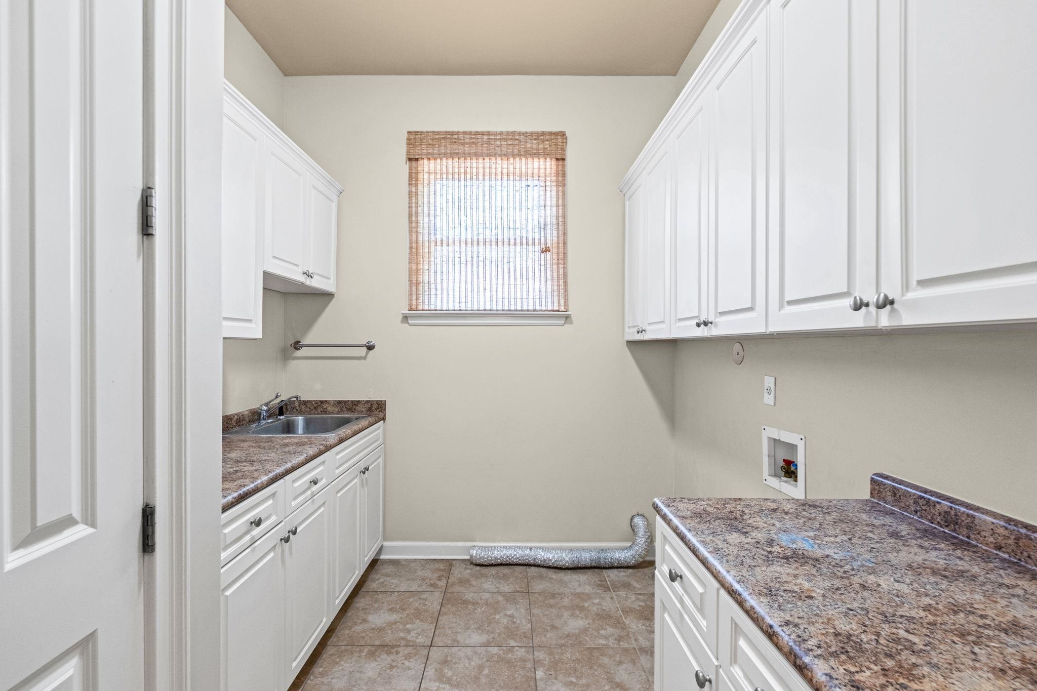 461 Wolf View Cv Property Photo 16
