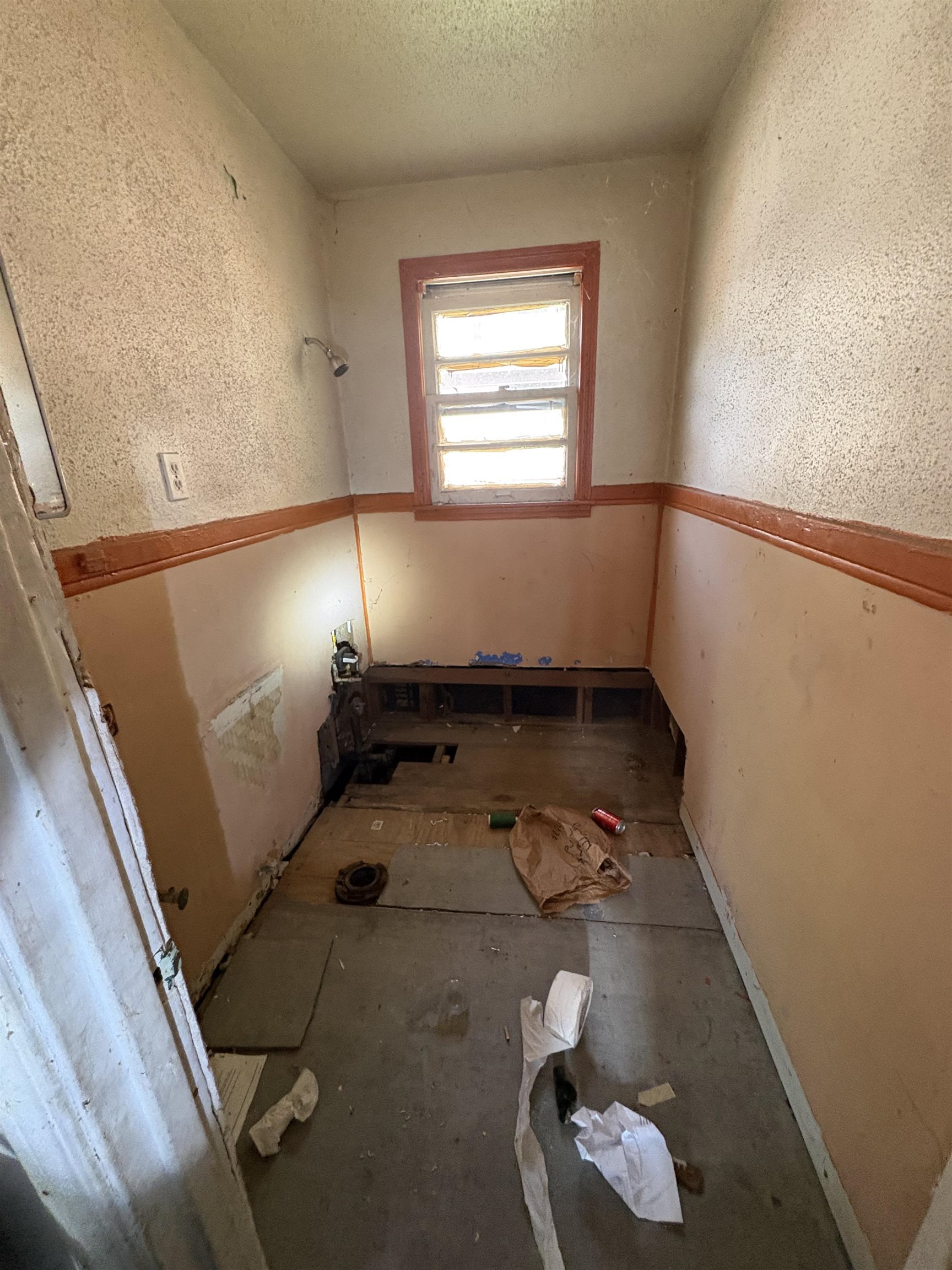 2483 Winnona Ave Property Photo 6
