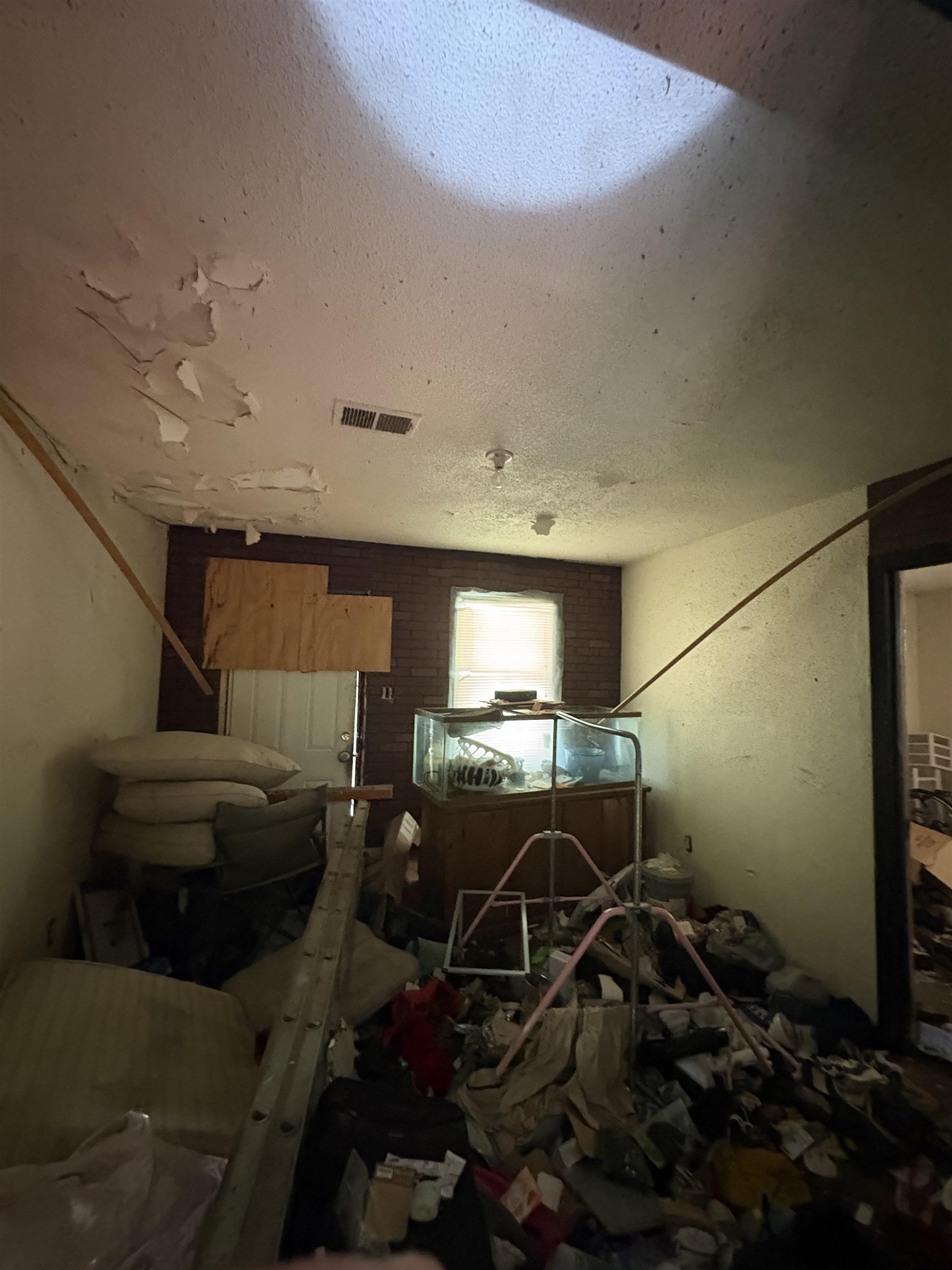 2483 Winnona Ave Property Photo 14
