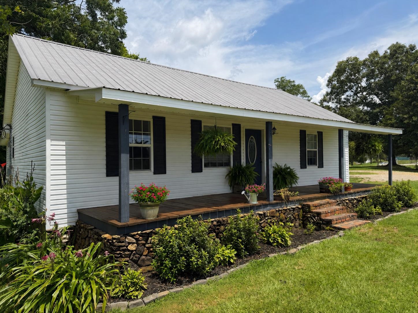 200 HAMBURG LOOP Property Photo 1