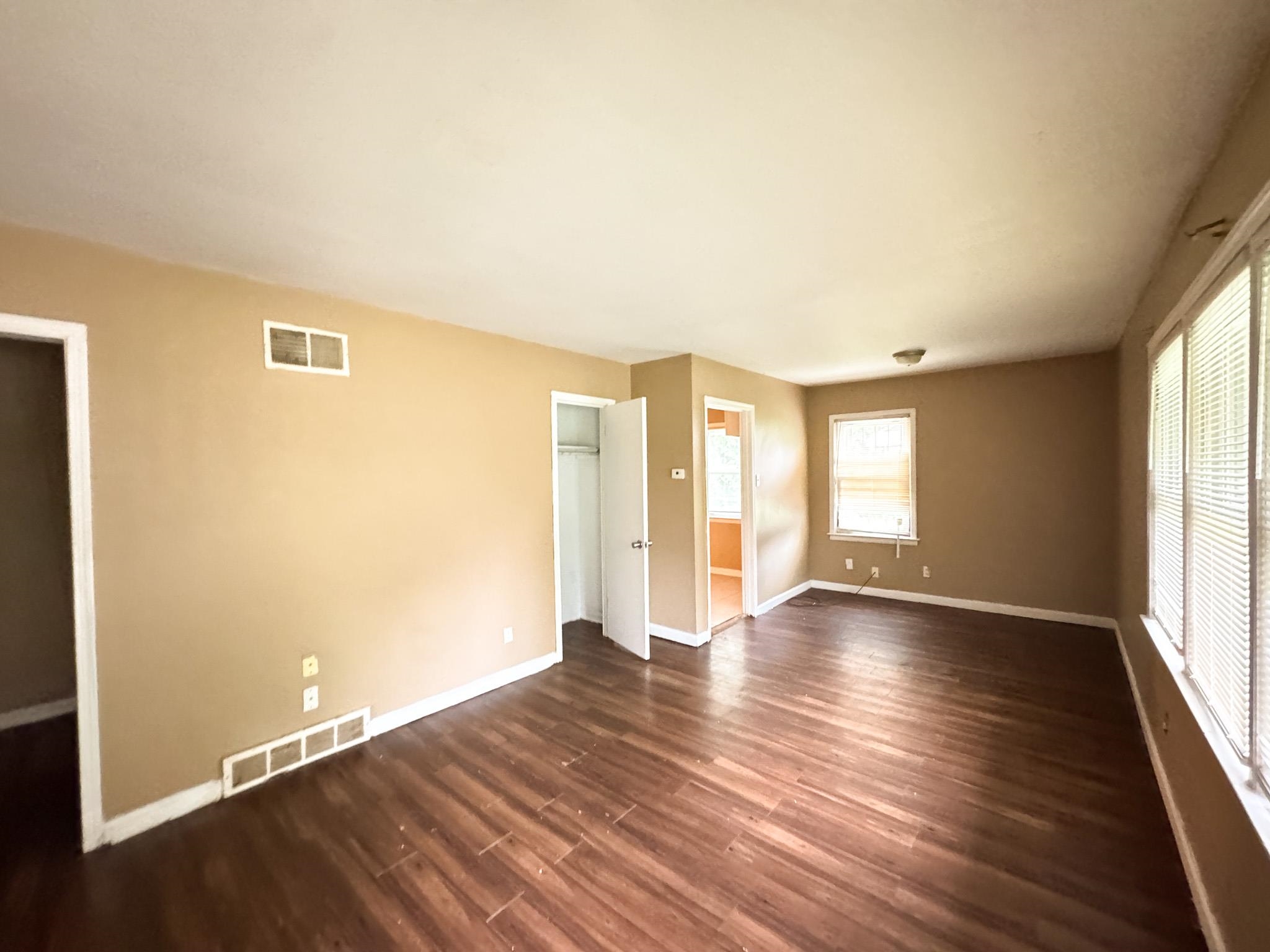 400 Lorraine Rd Property Photo 3