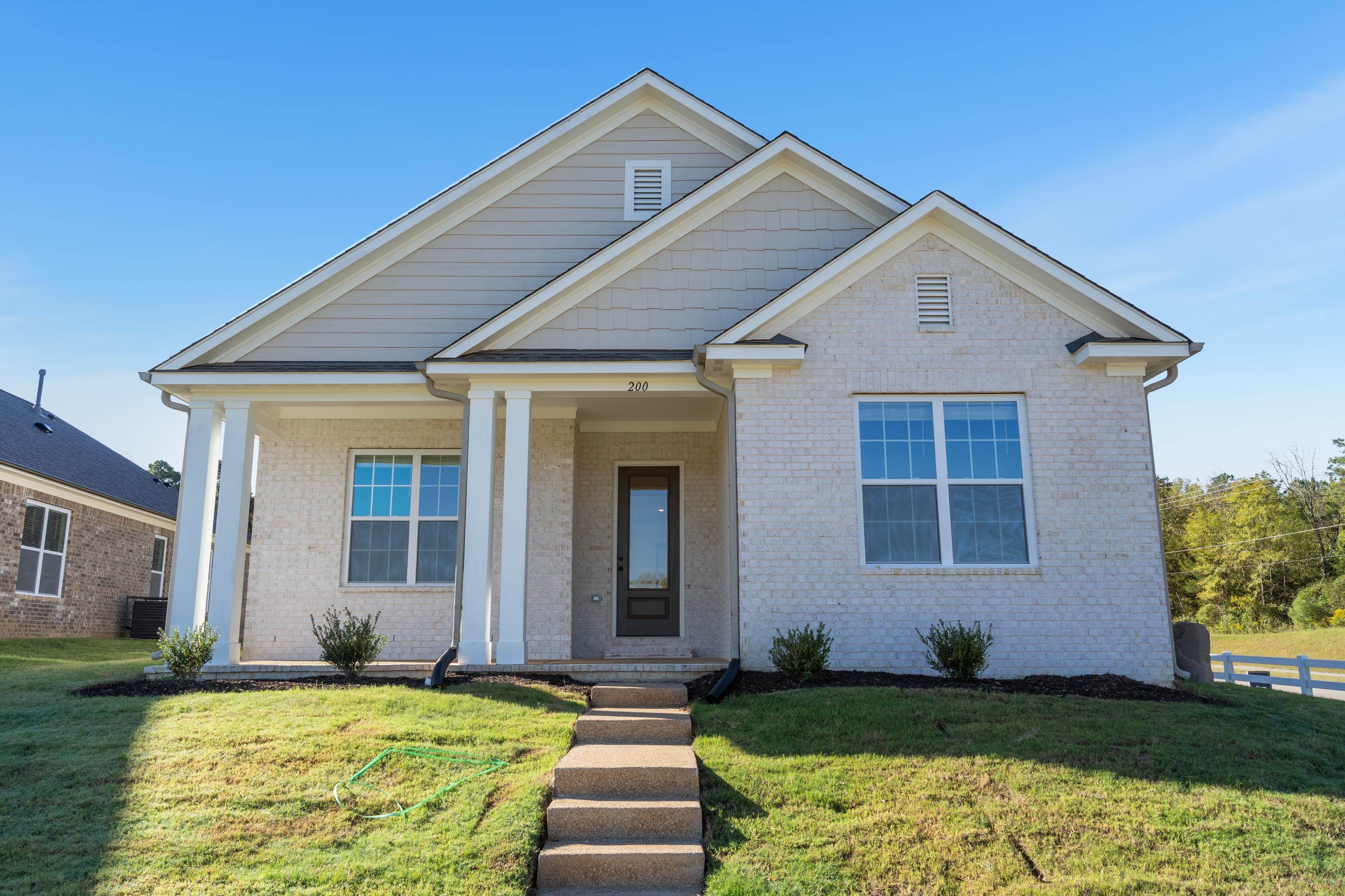 200 OAK HAVEN CIR Property Photo 1