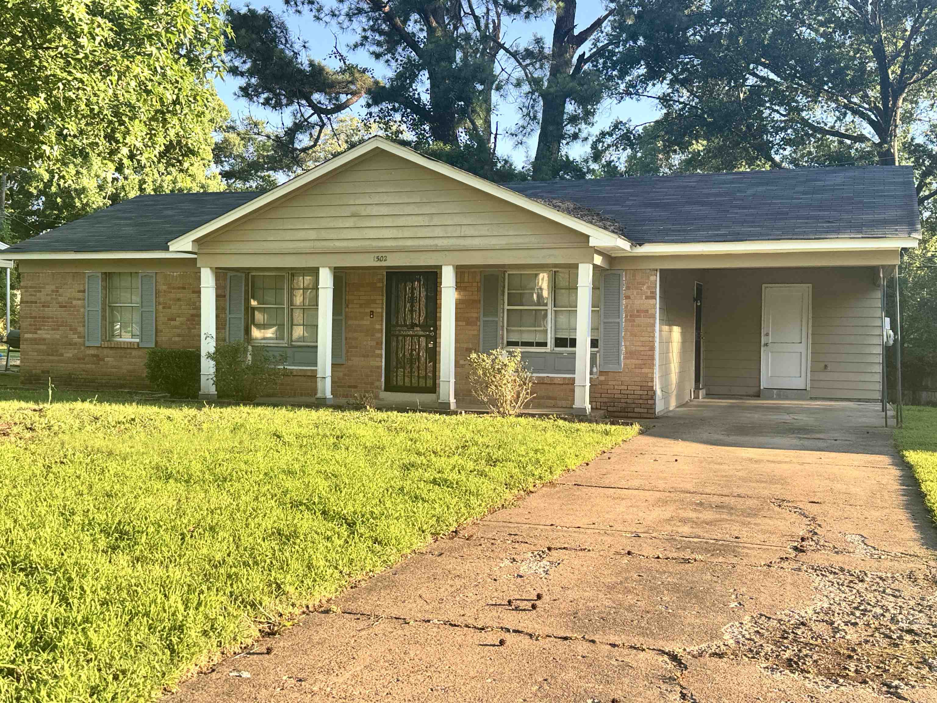 1502 MARY JANE AVE Property Photo 1