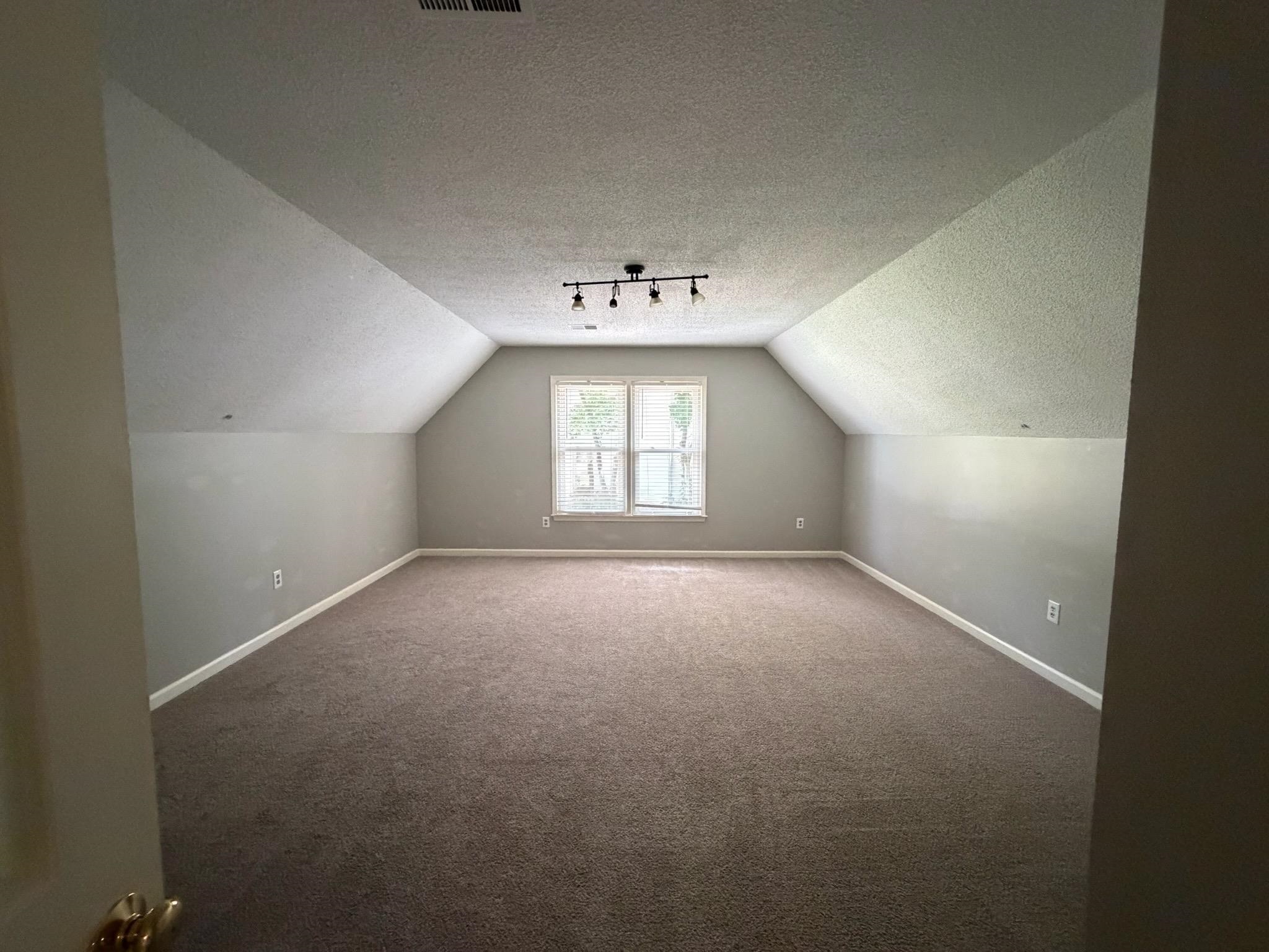 2910 Foster Dale Cv Property Photo 21