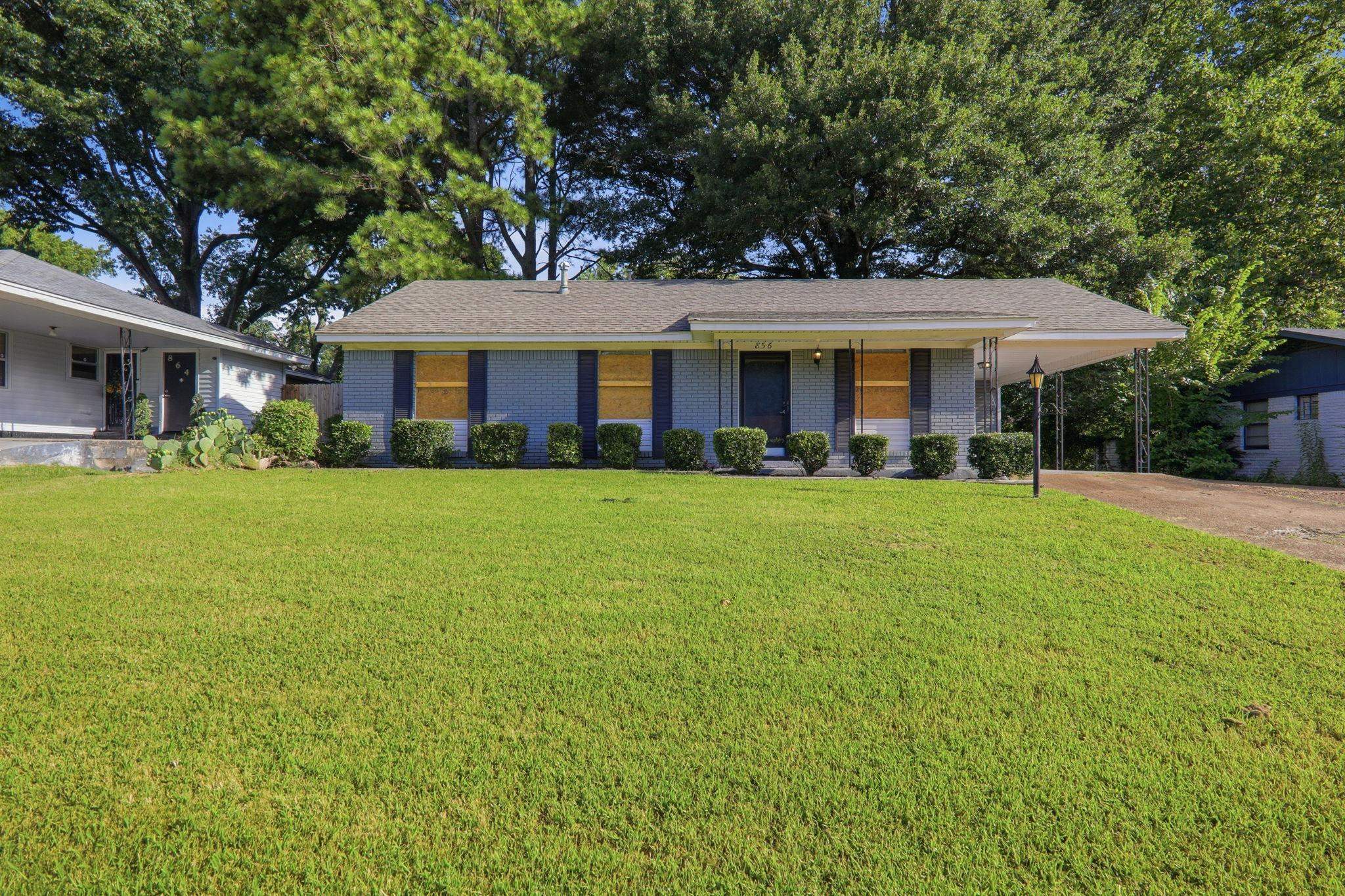 856 White Clover Ln Property Photo 1