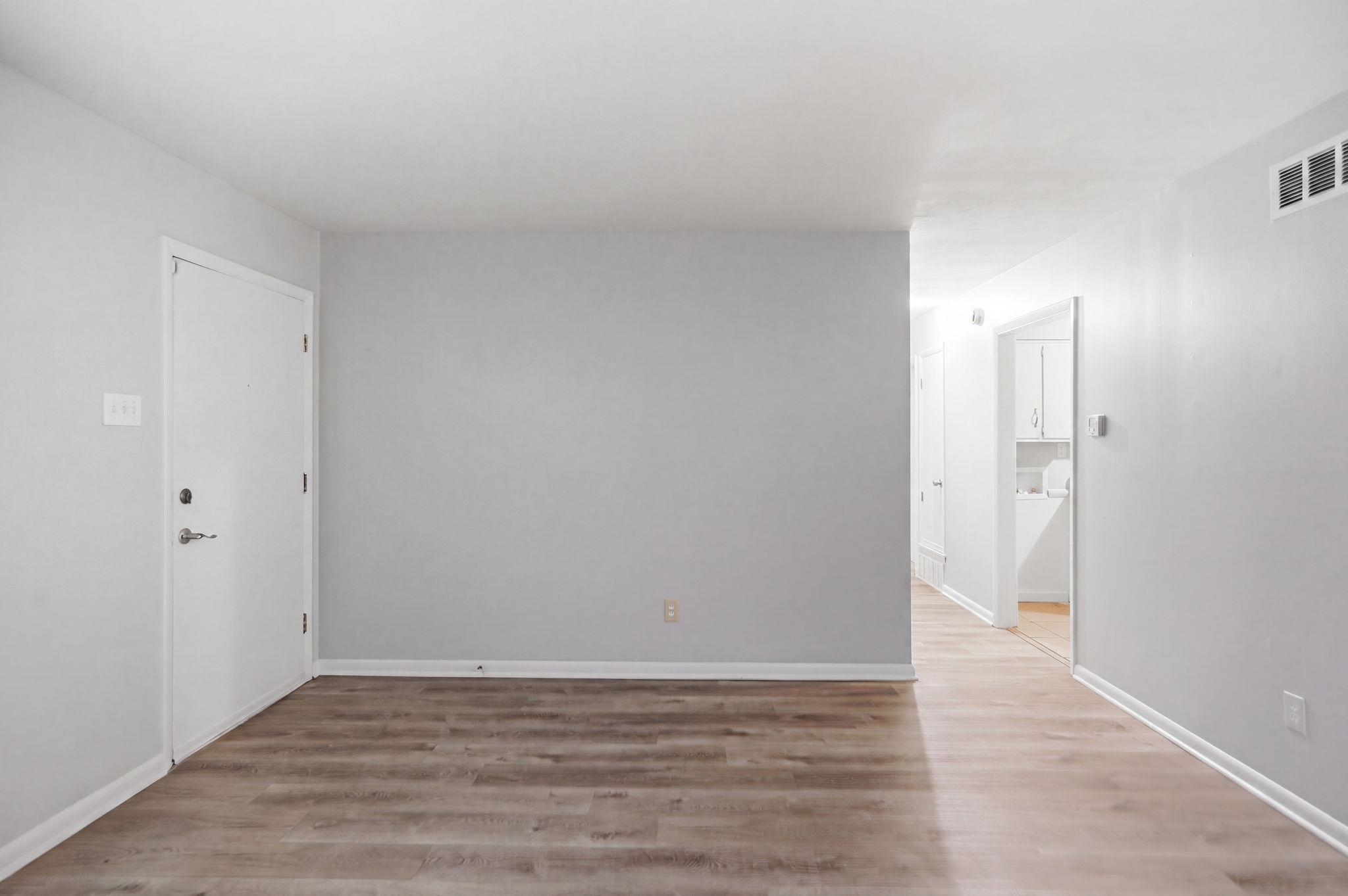 856 White Clover Ln Property Photo 3