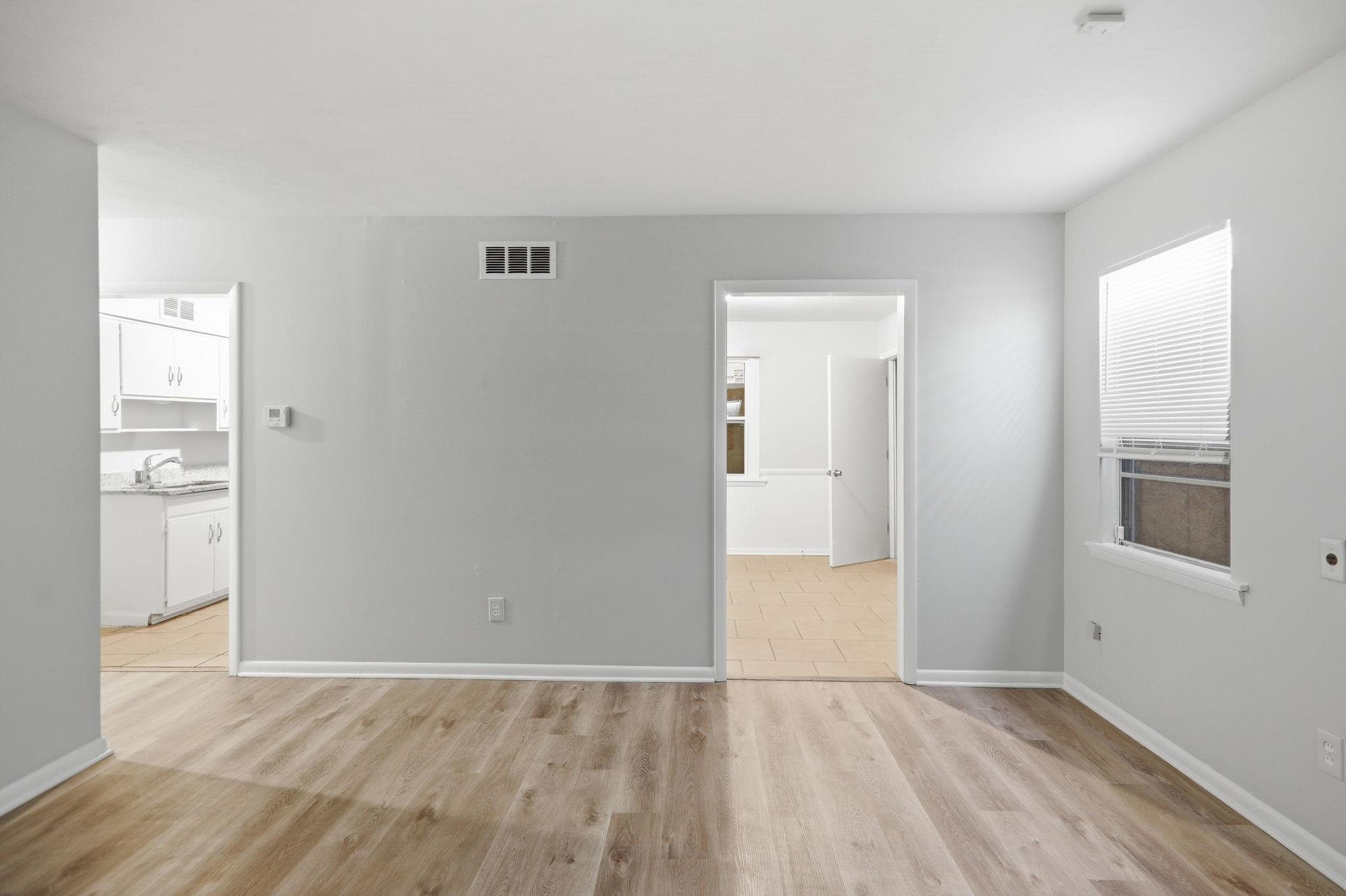 856 White Clover Ln Property Photo 5