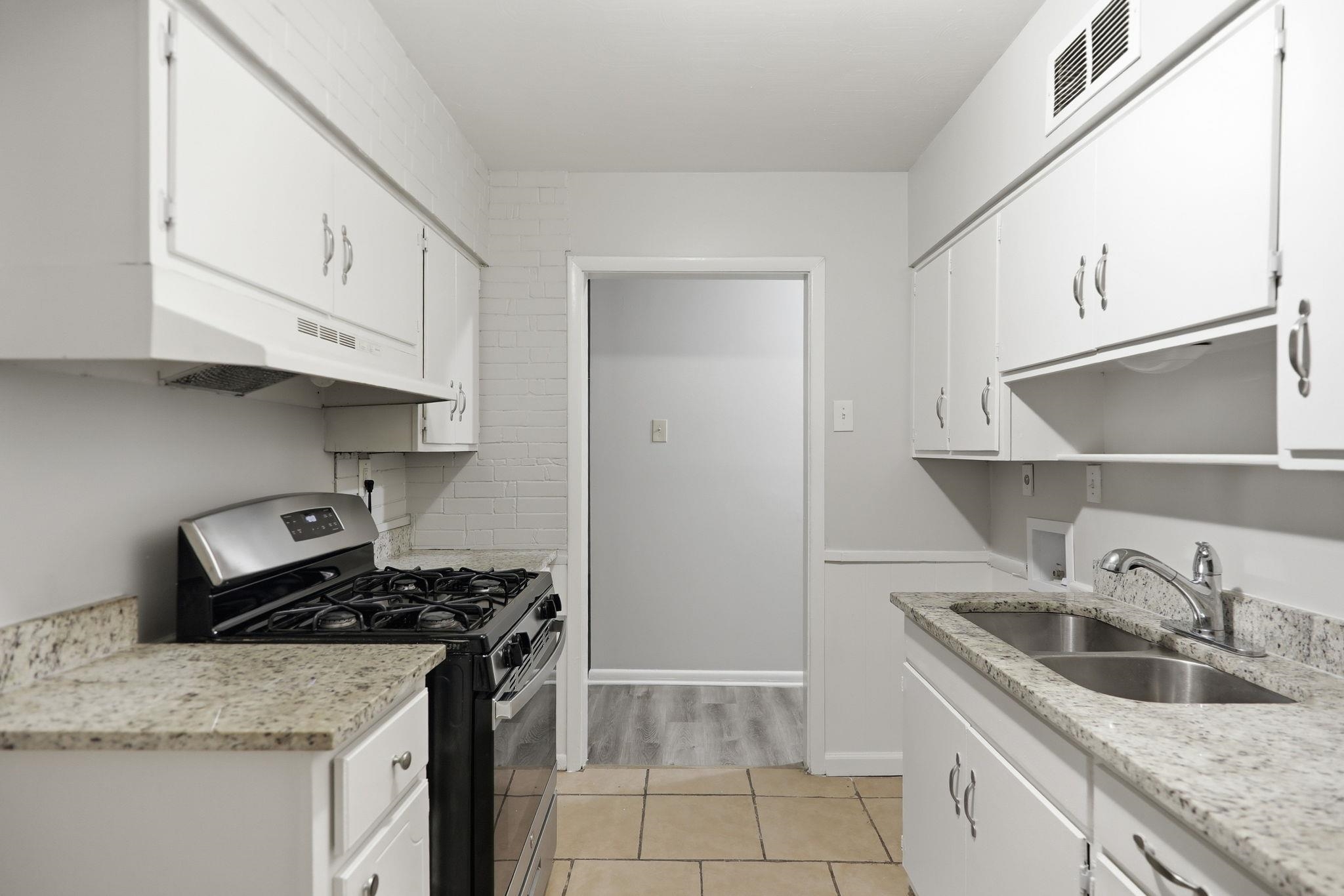856 White Clover Ln Property Photo 7