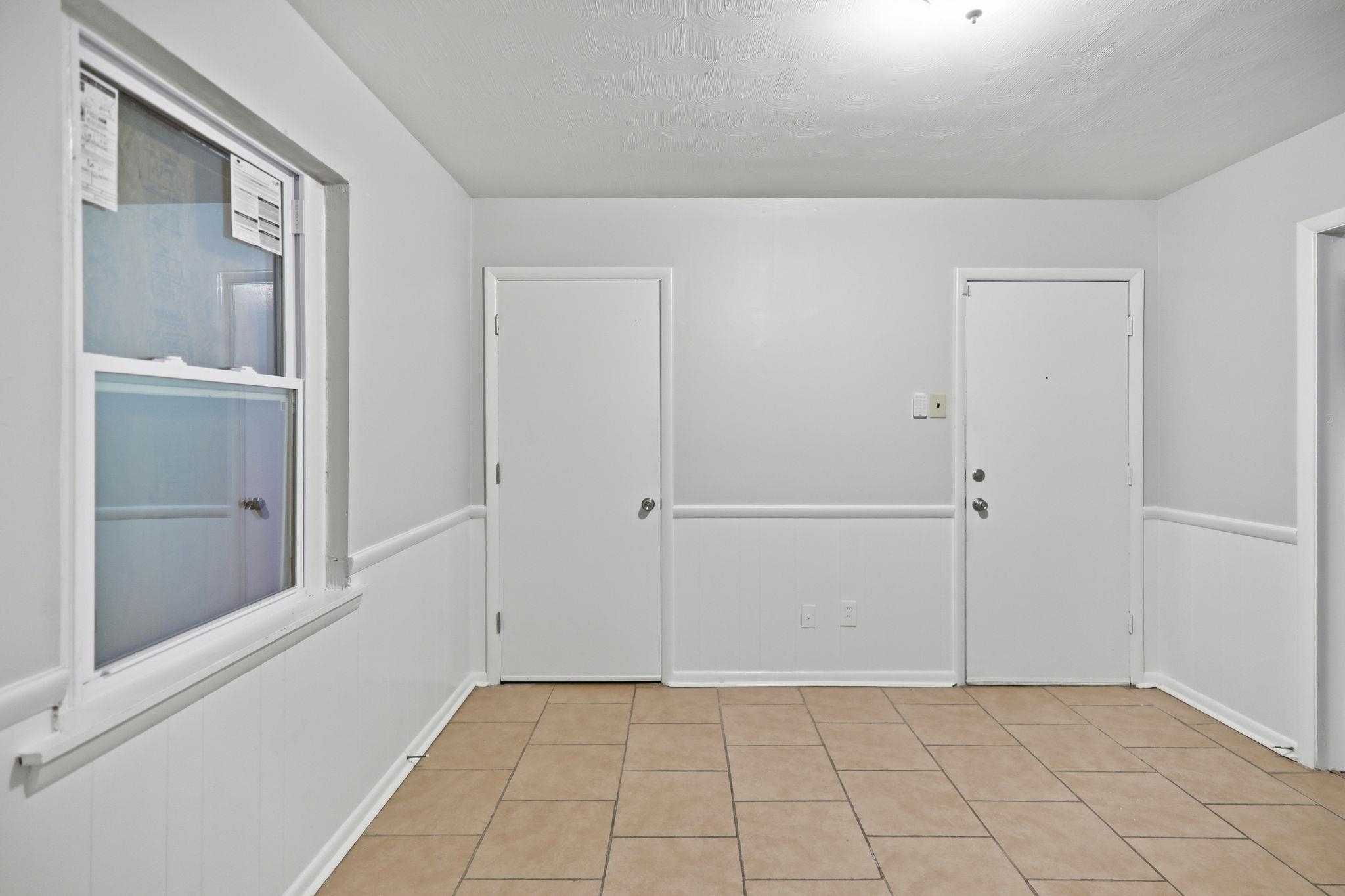 856 White Clover Ln Property Photo 9