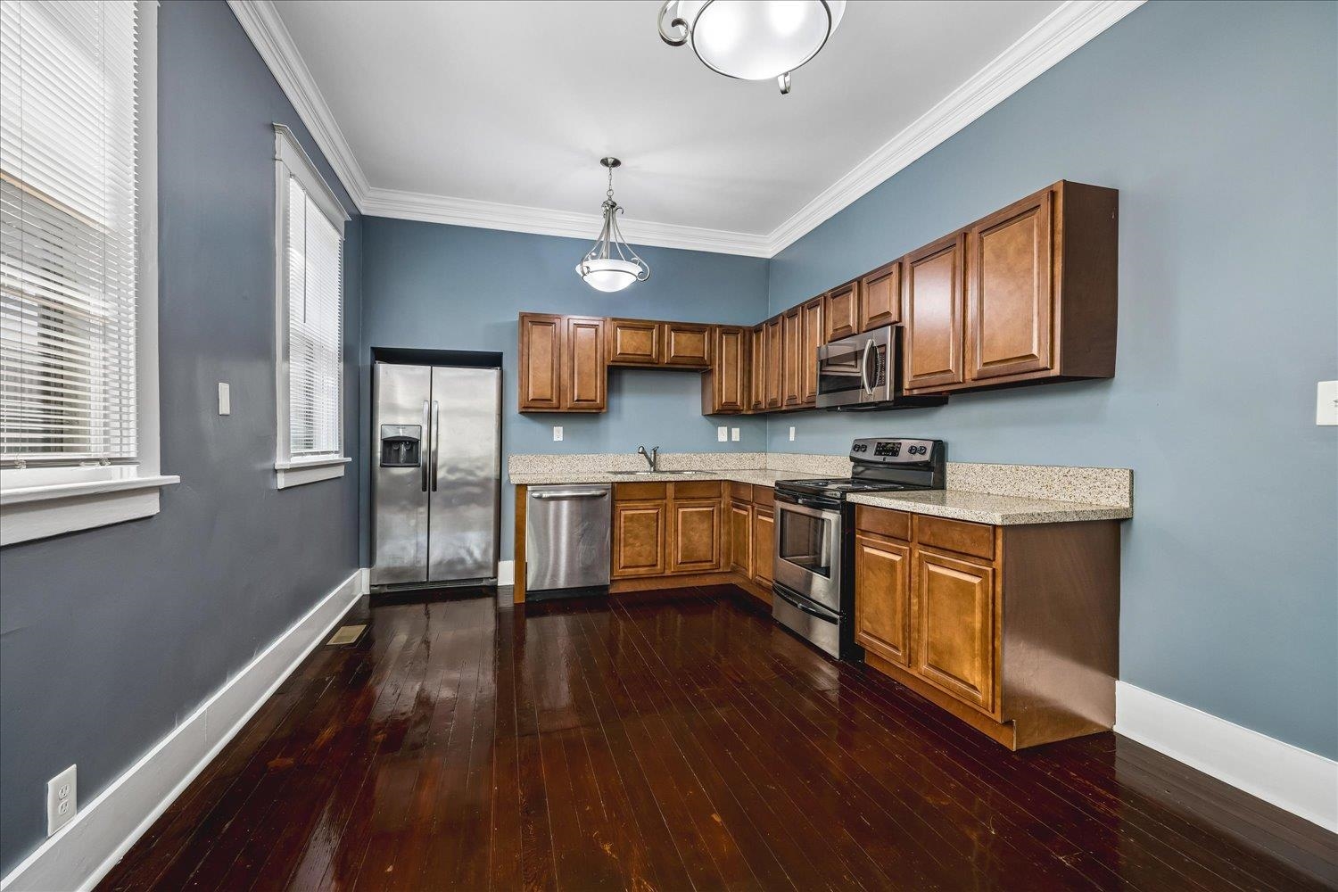 2151 Monroe Ave Property Photo 11
