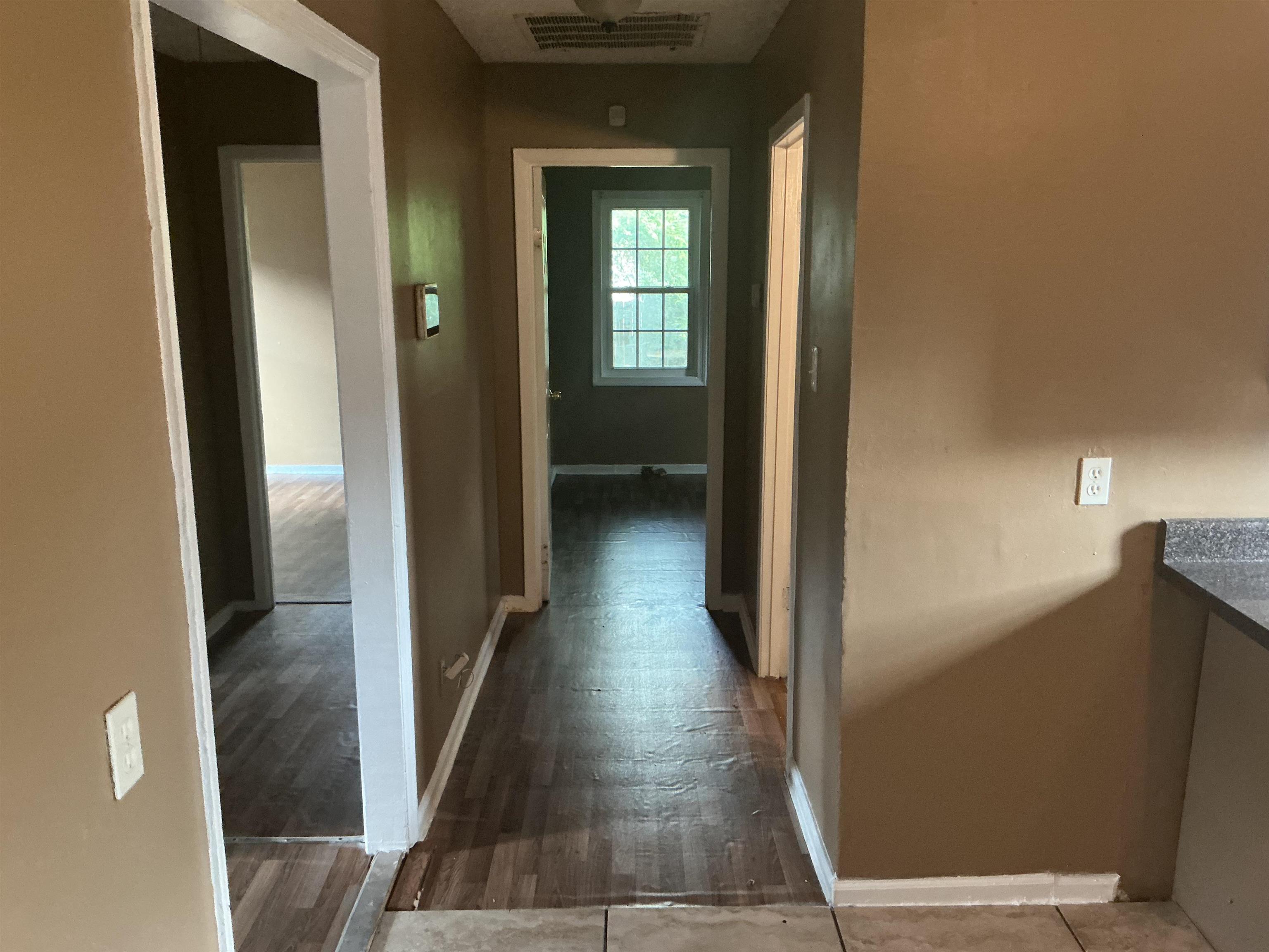 686 Baltimore St Property Photo 3