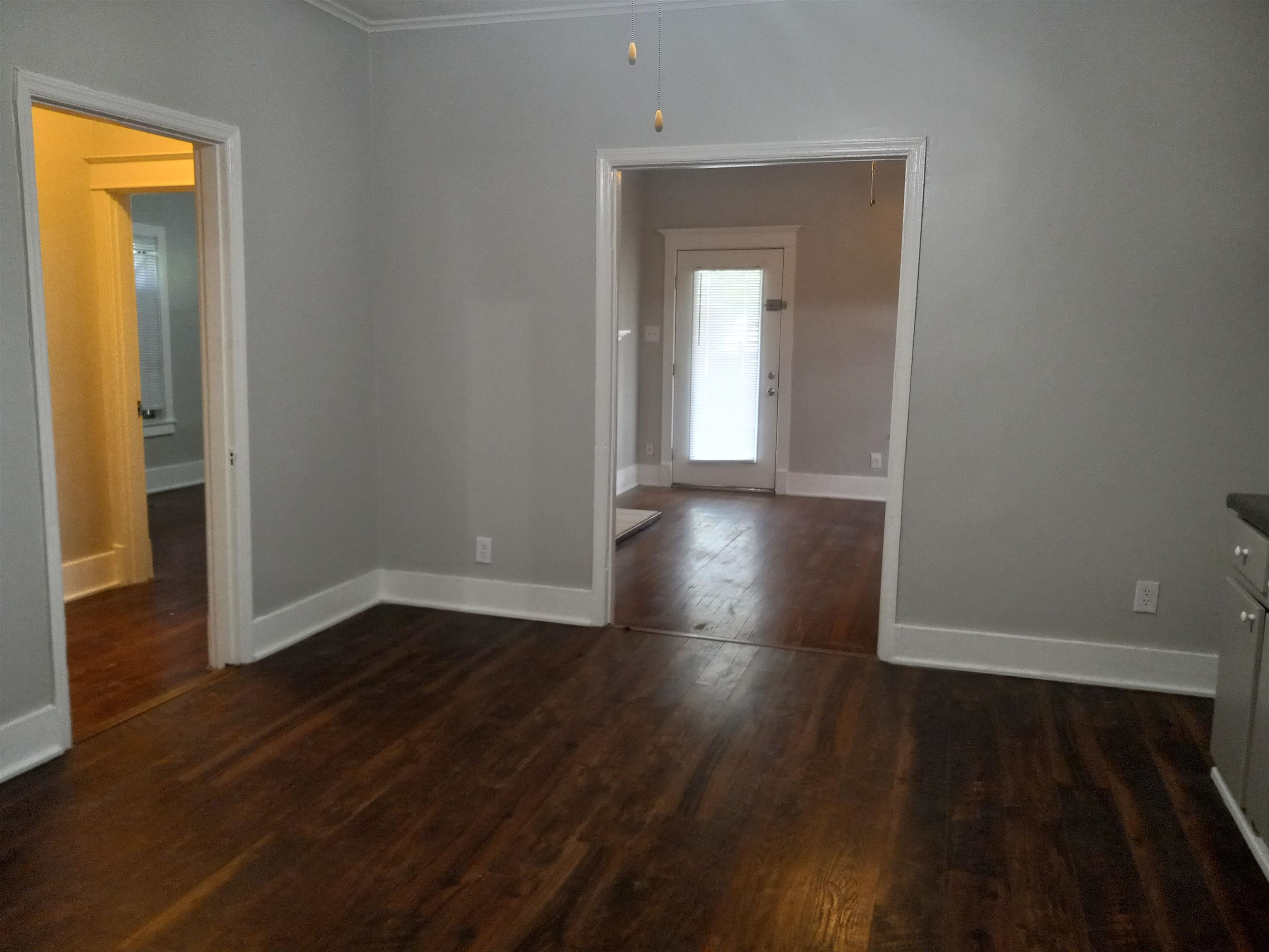 1436 Maplewood St Property Photo 7