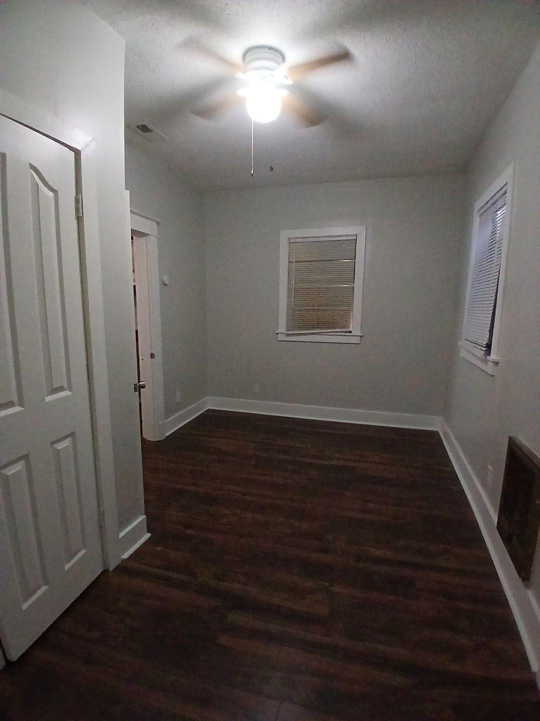 1436 Maplewood St Property Photo 8