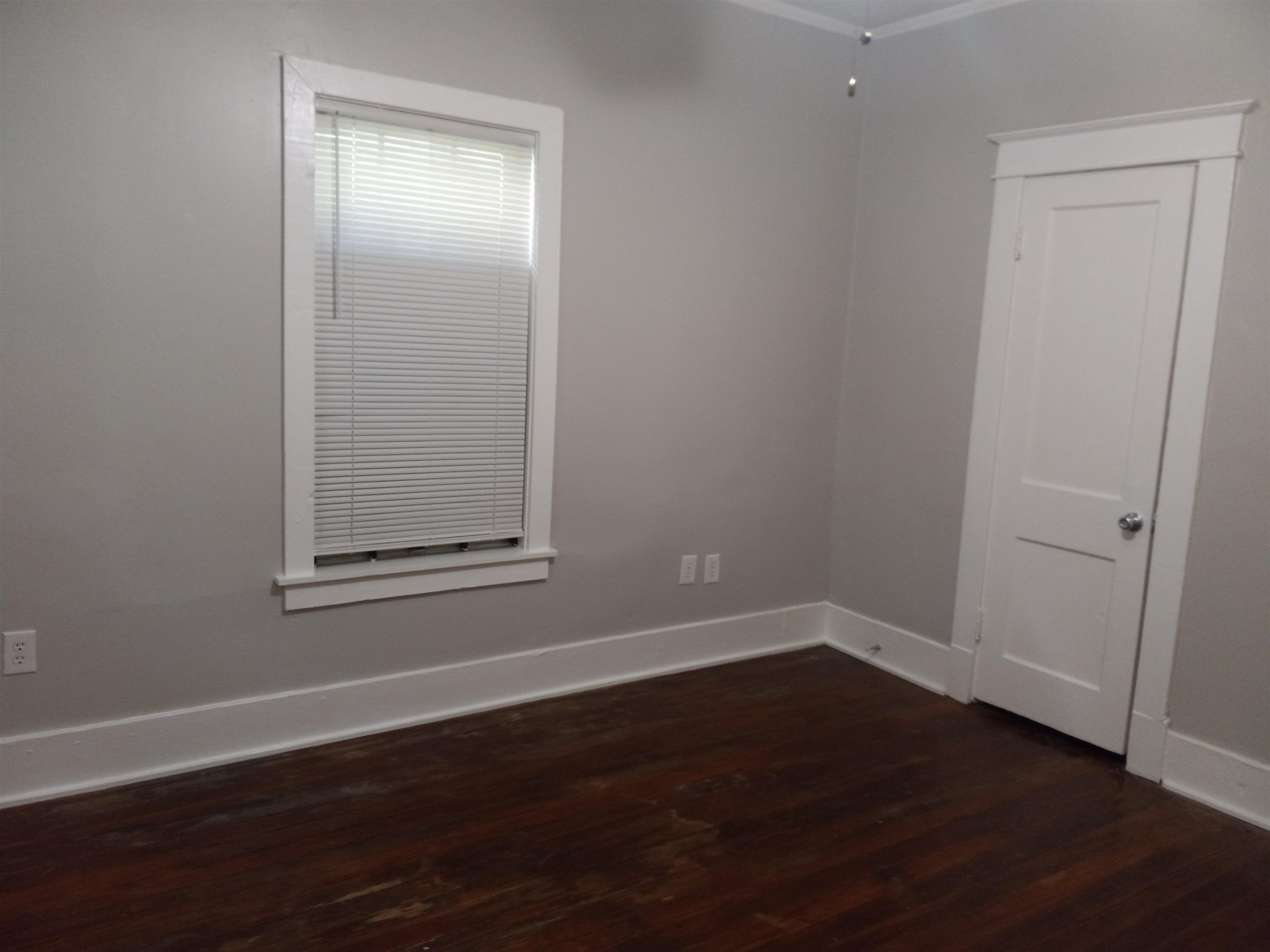 1436 Maplewood St Property Photo 15