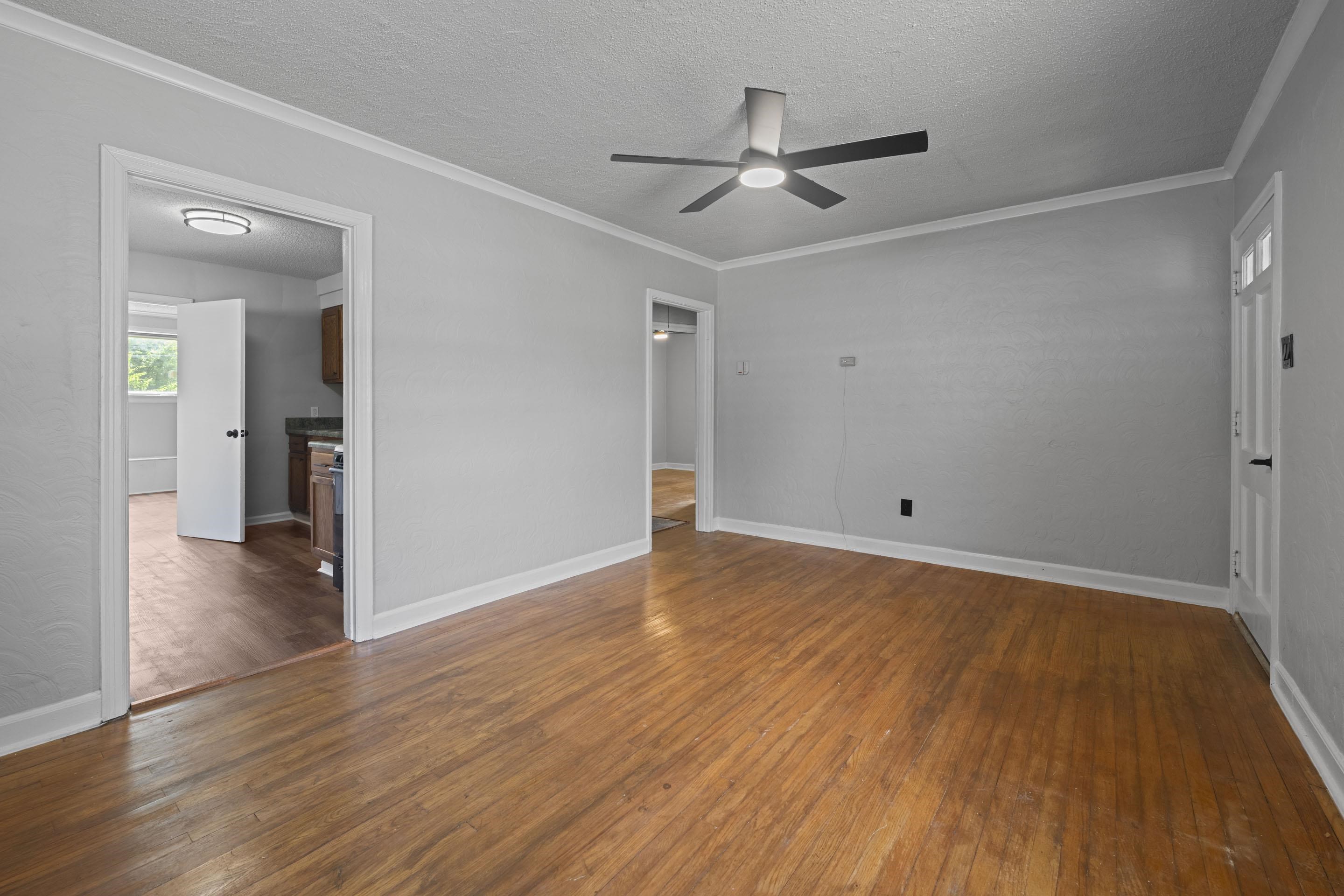 1355 Doris Ave Property Photo 4