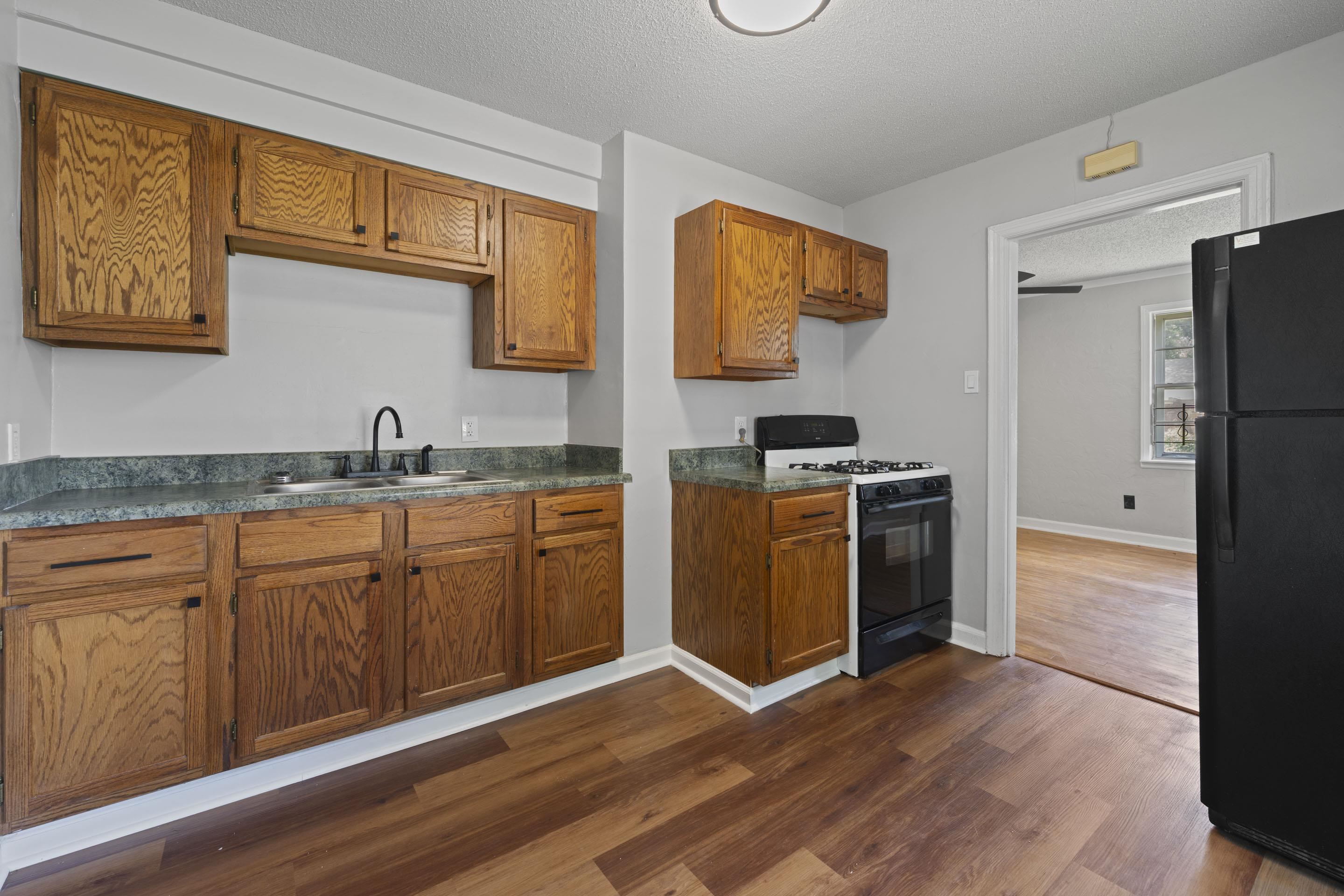 1355 Doris Ave Property Photo 5