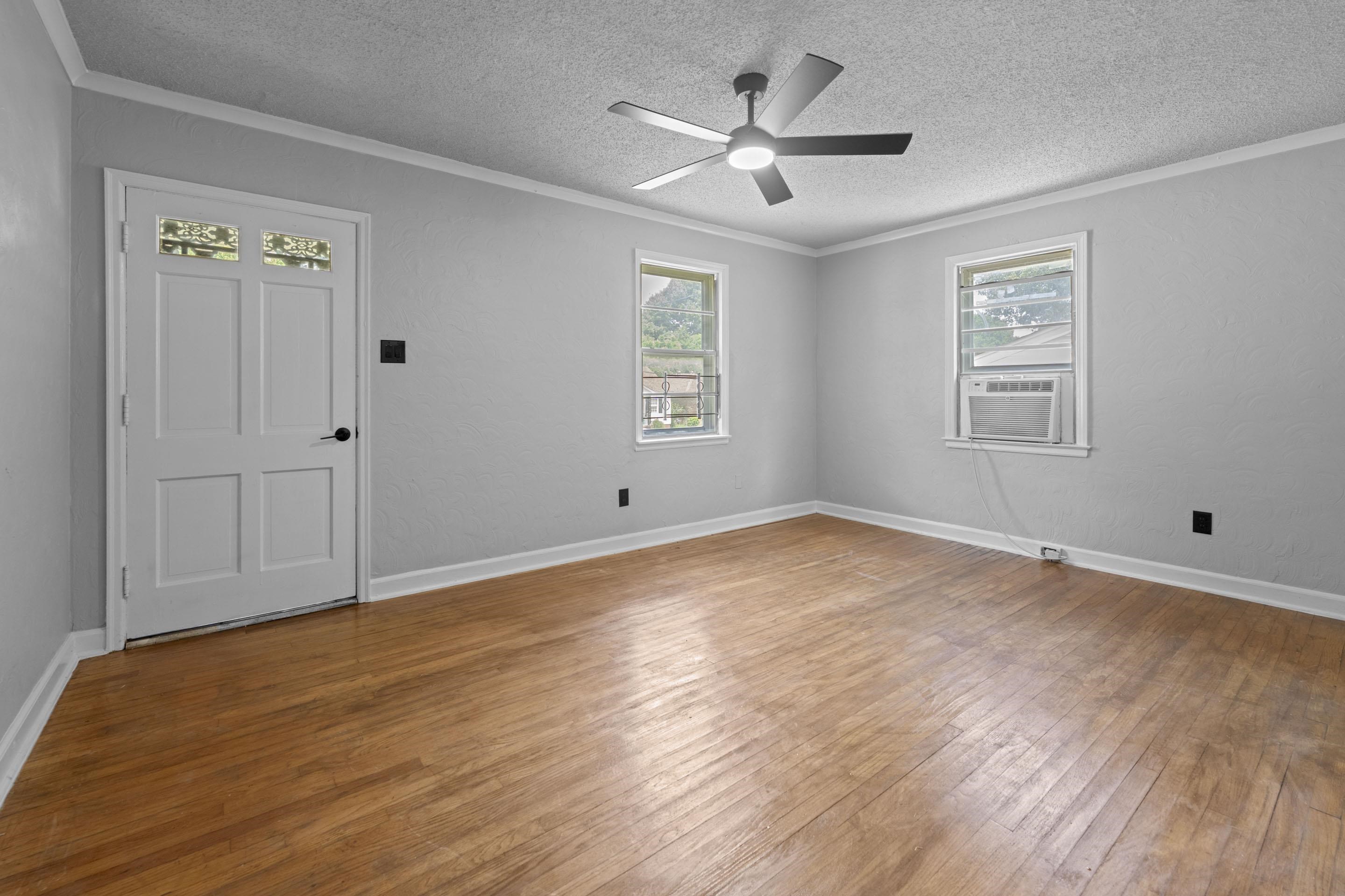 1355 Doris Ave Property Photo 12