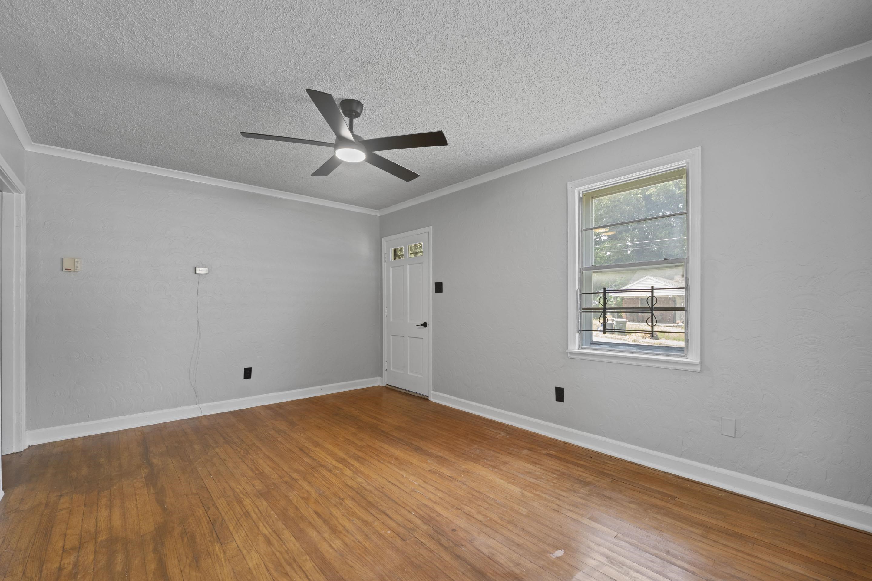 1355 Doris Ave Property Photo 14