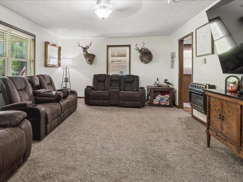 143 Webb St Property Photo 4