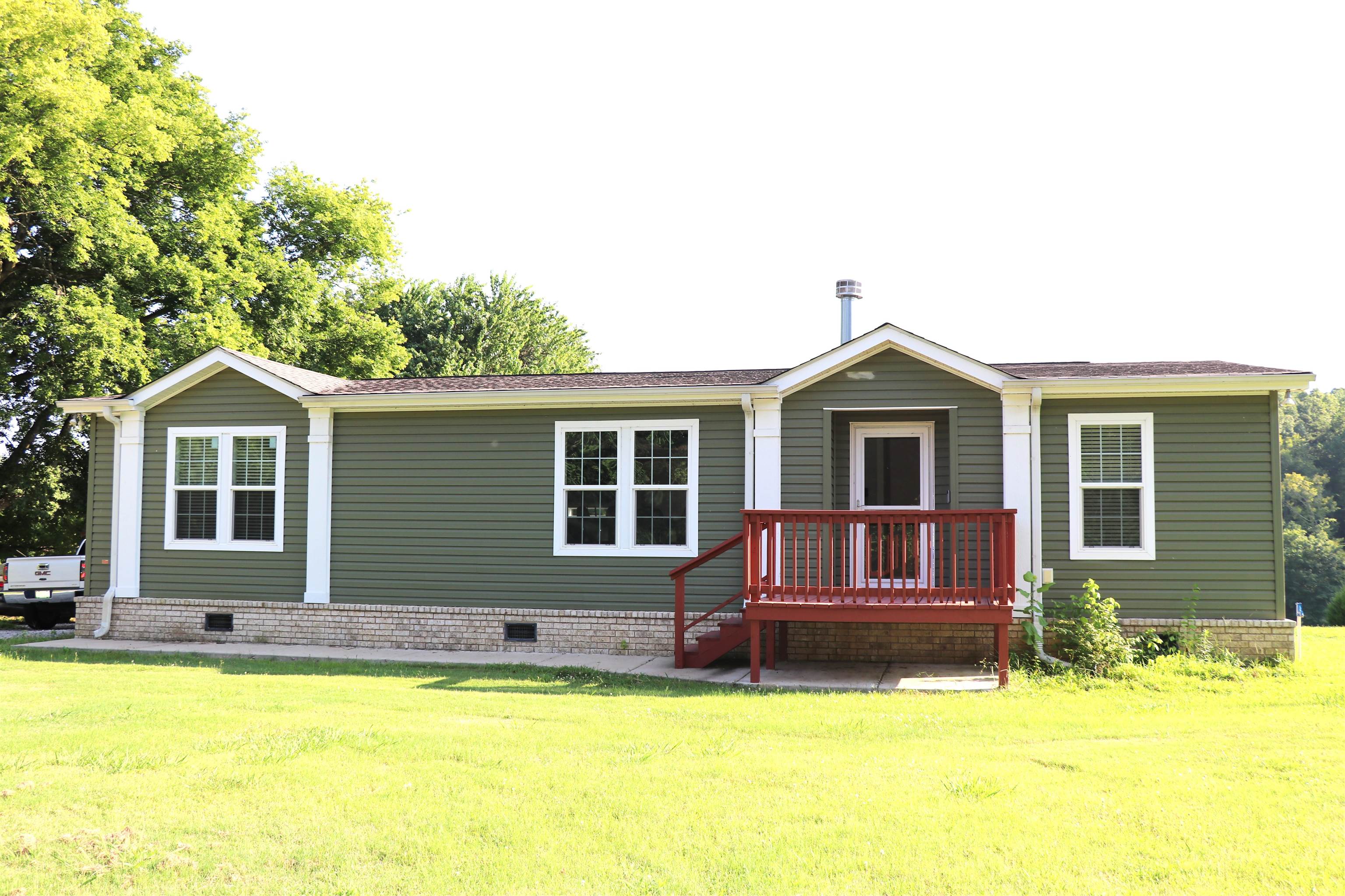 483 Hilltop Ln Property Photo 1