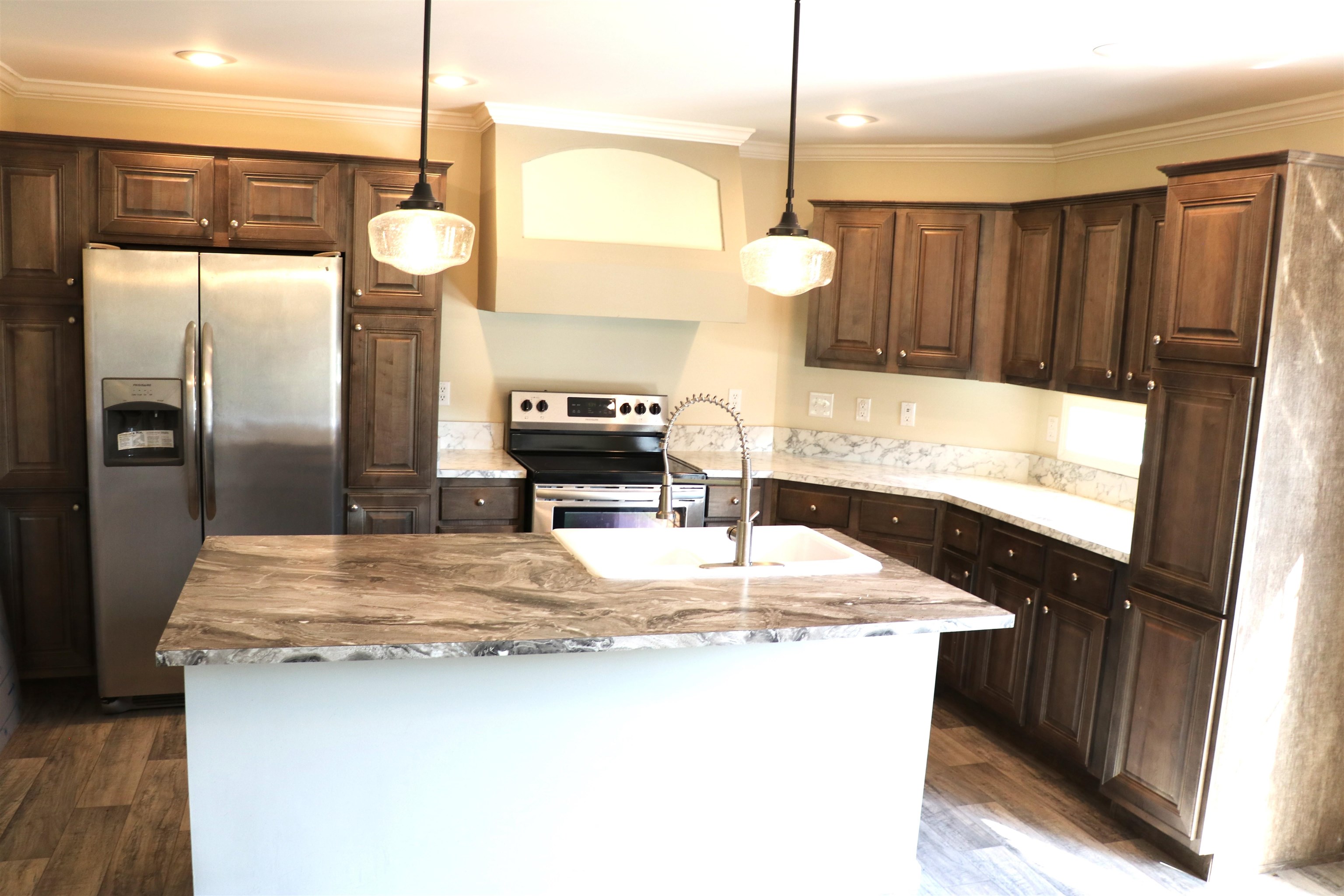 483 Hilltop Ln Property Photo 12