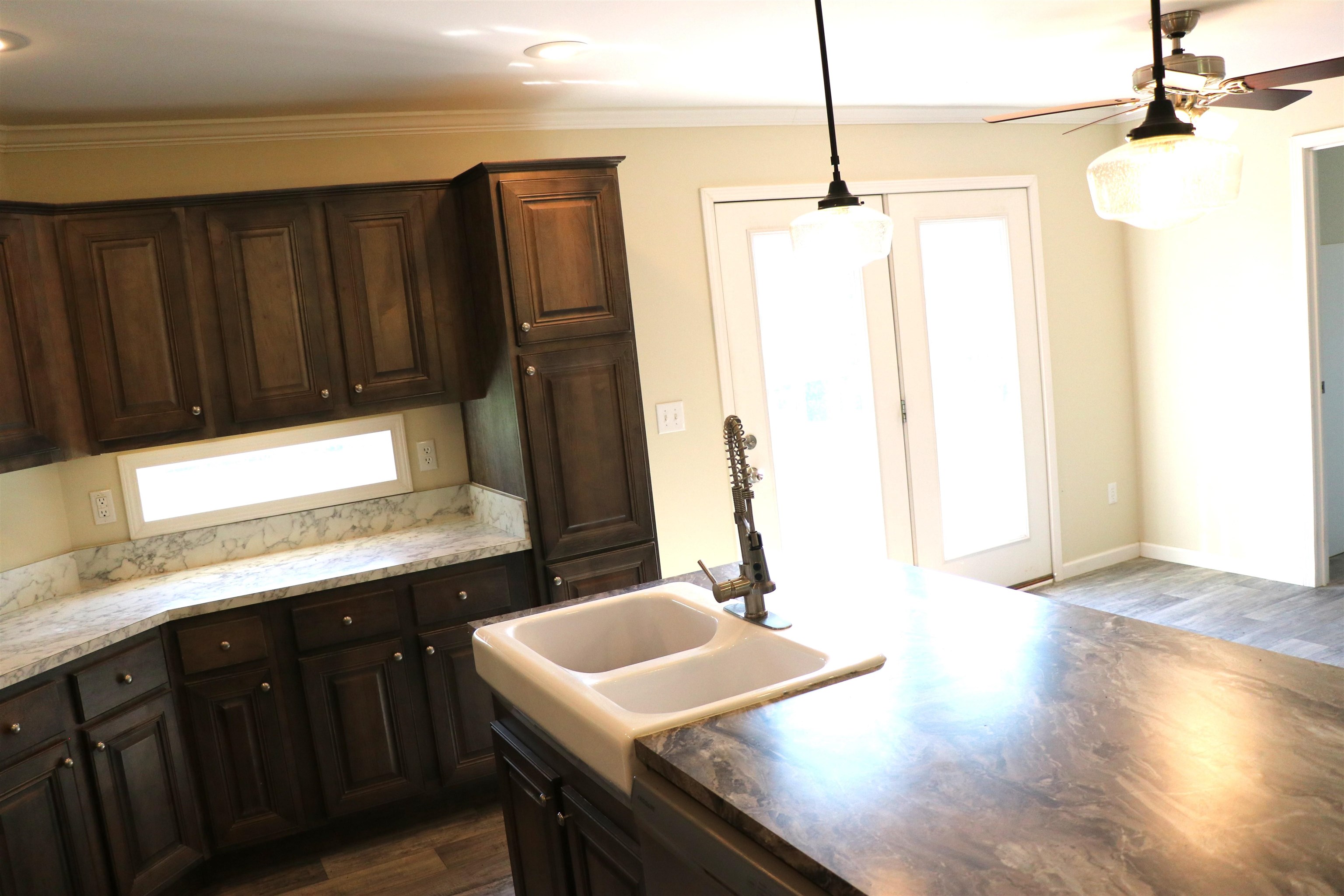 483 Hilltop Ln Property Photo 14