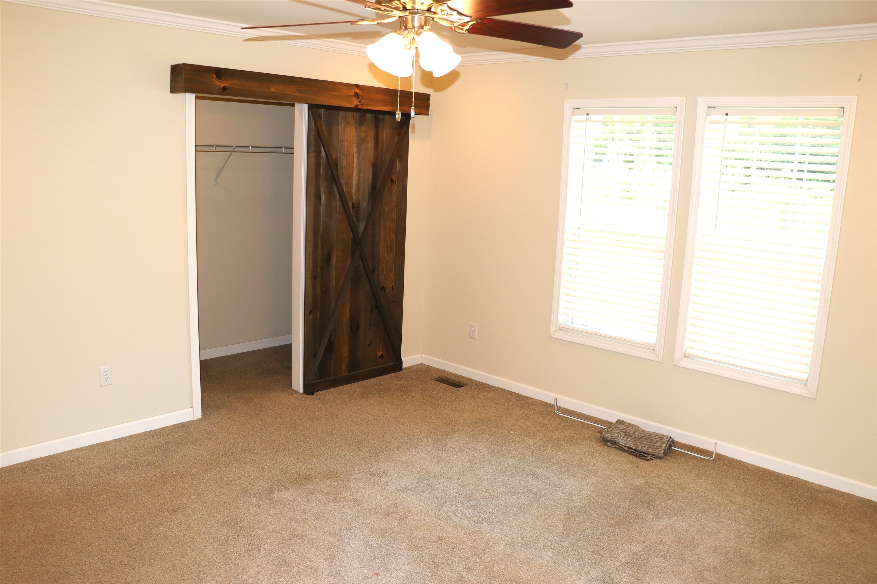 483 Hilltop Ln Property Photo 16