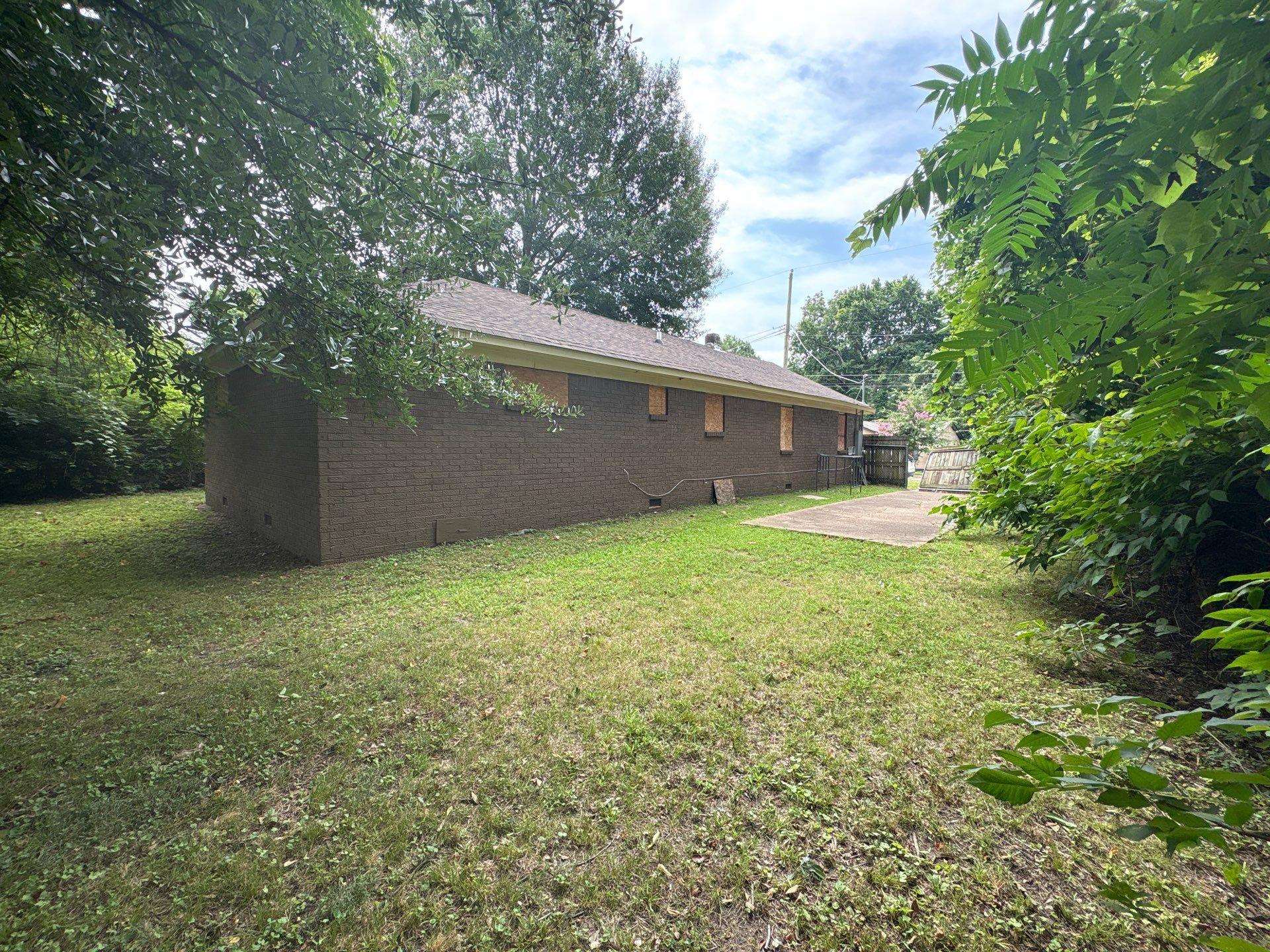 2324 Shasta Ave Property Photo 4