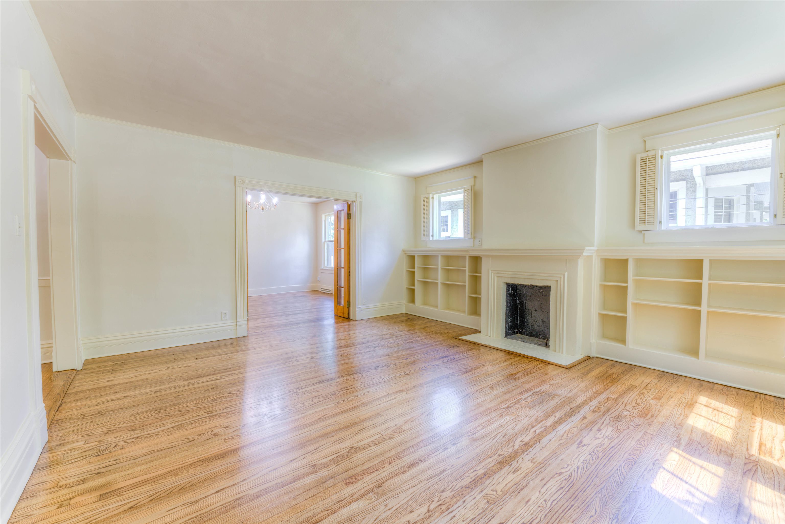 671 S Barksdale St Property Photo 3