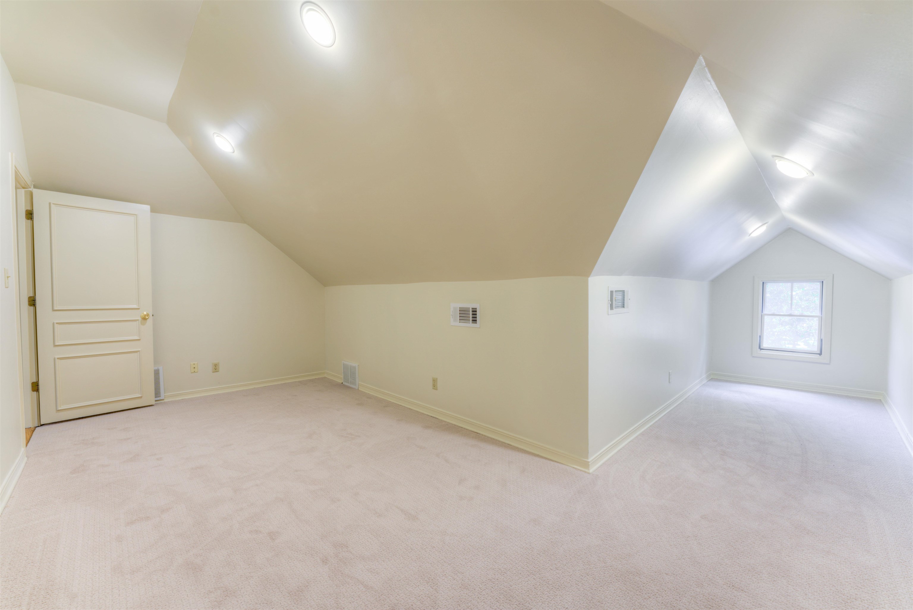 671 S Barksdale St Property Photo 30