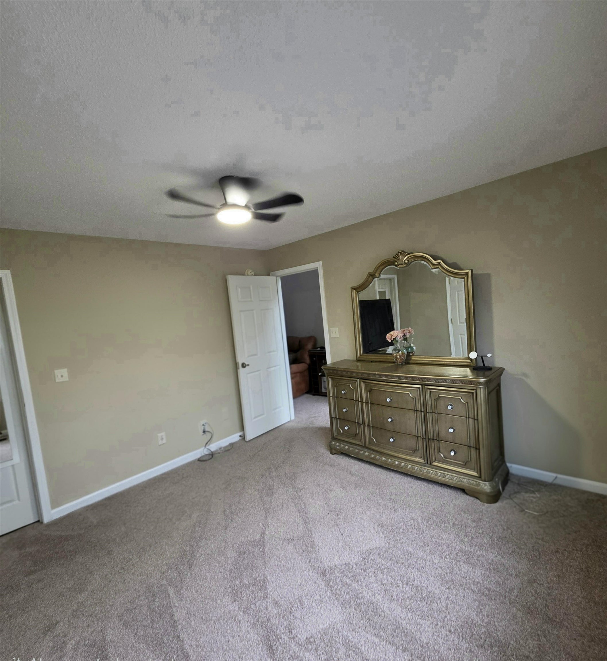 7439 Perrin Ln Property Photo 7
