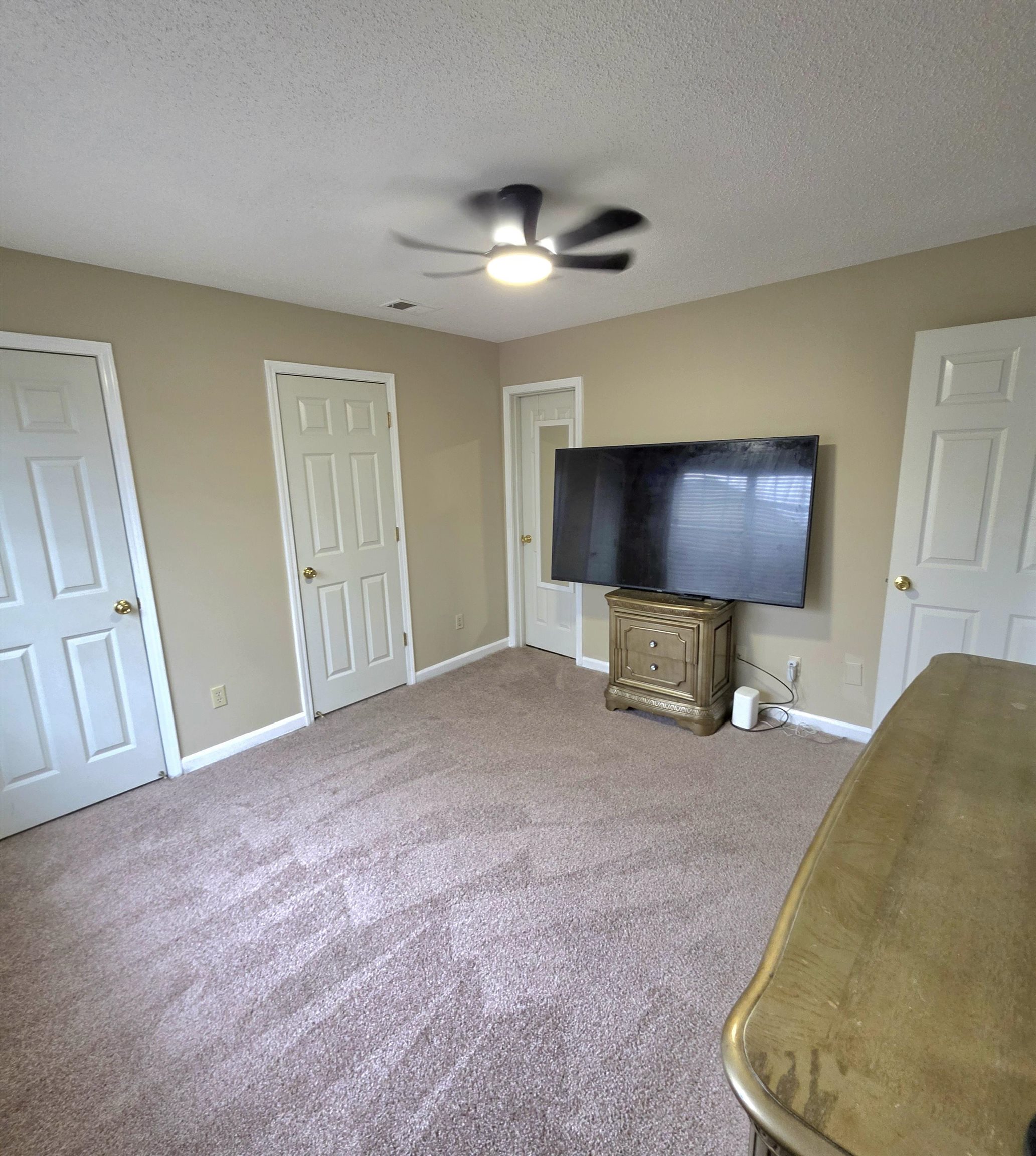 7439 Perrin Ln Property Photo 8
