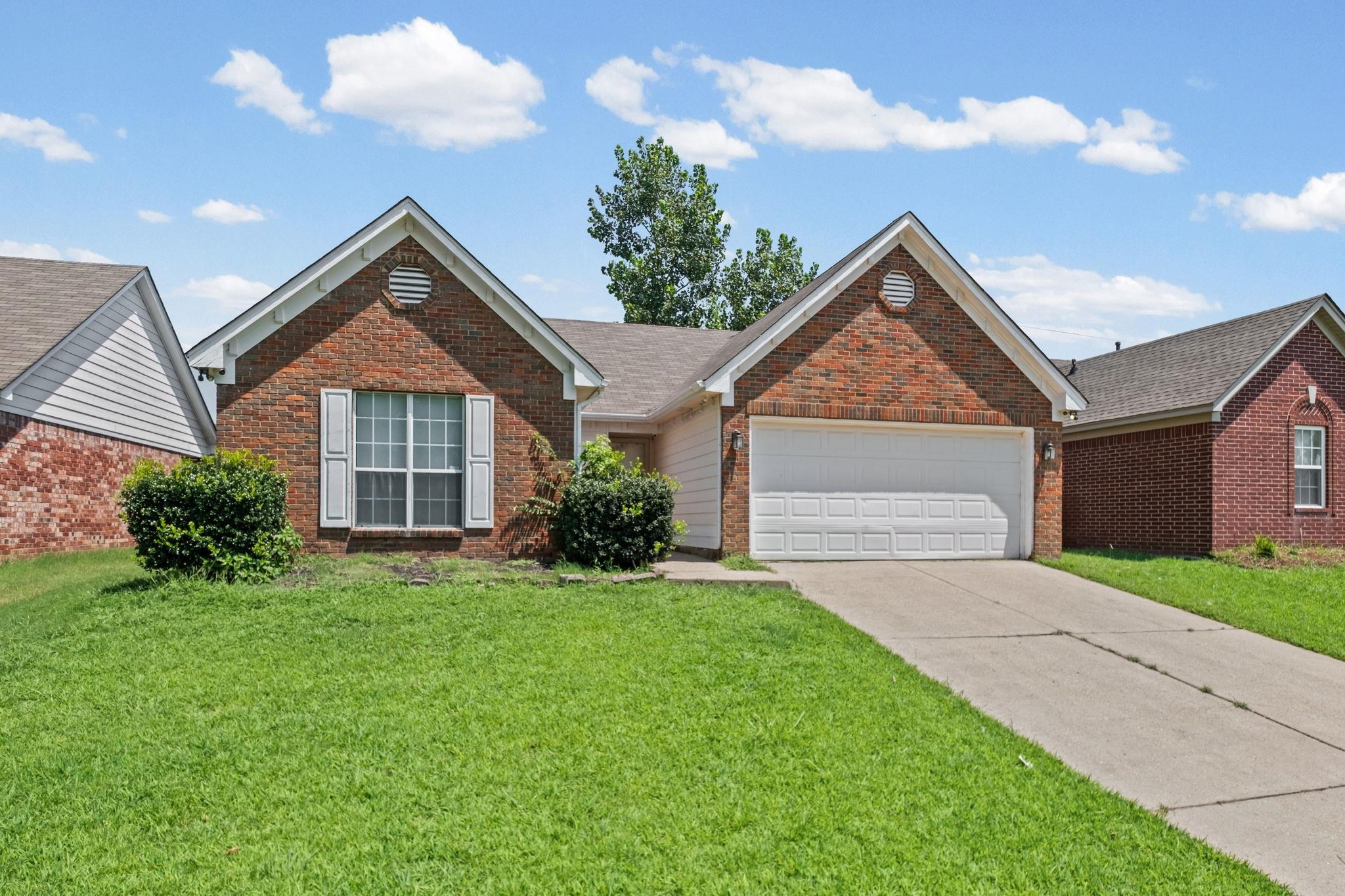 4524 Cedar Leaf Cv Property Photo 2