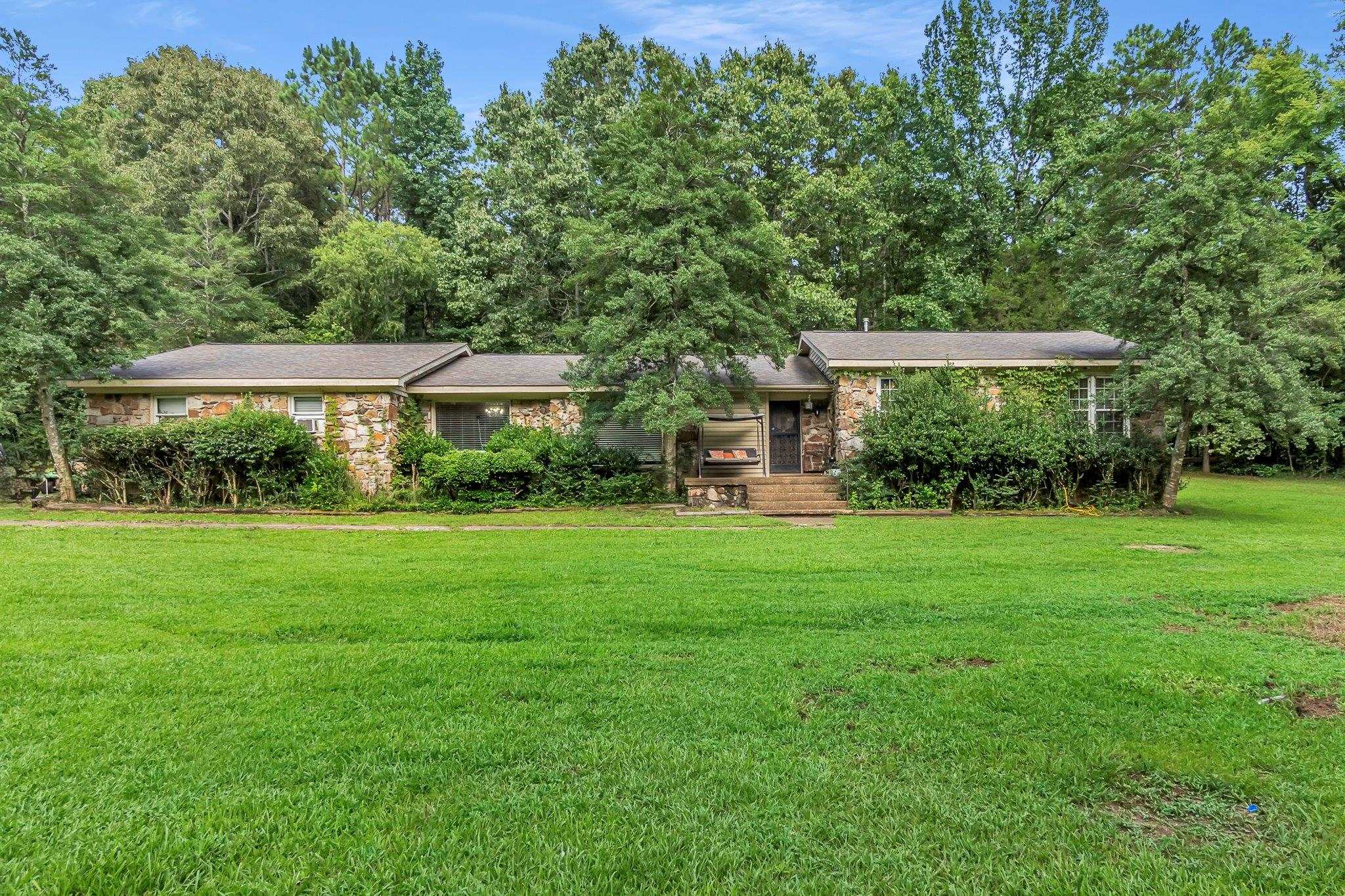 1150 Dent Rd Property Photo 1