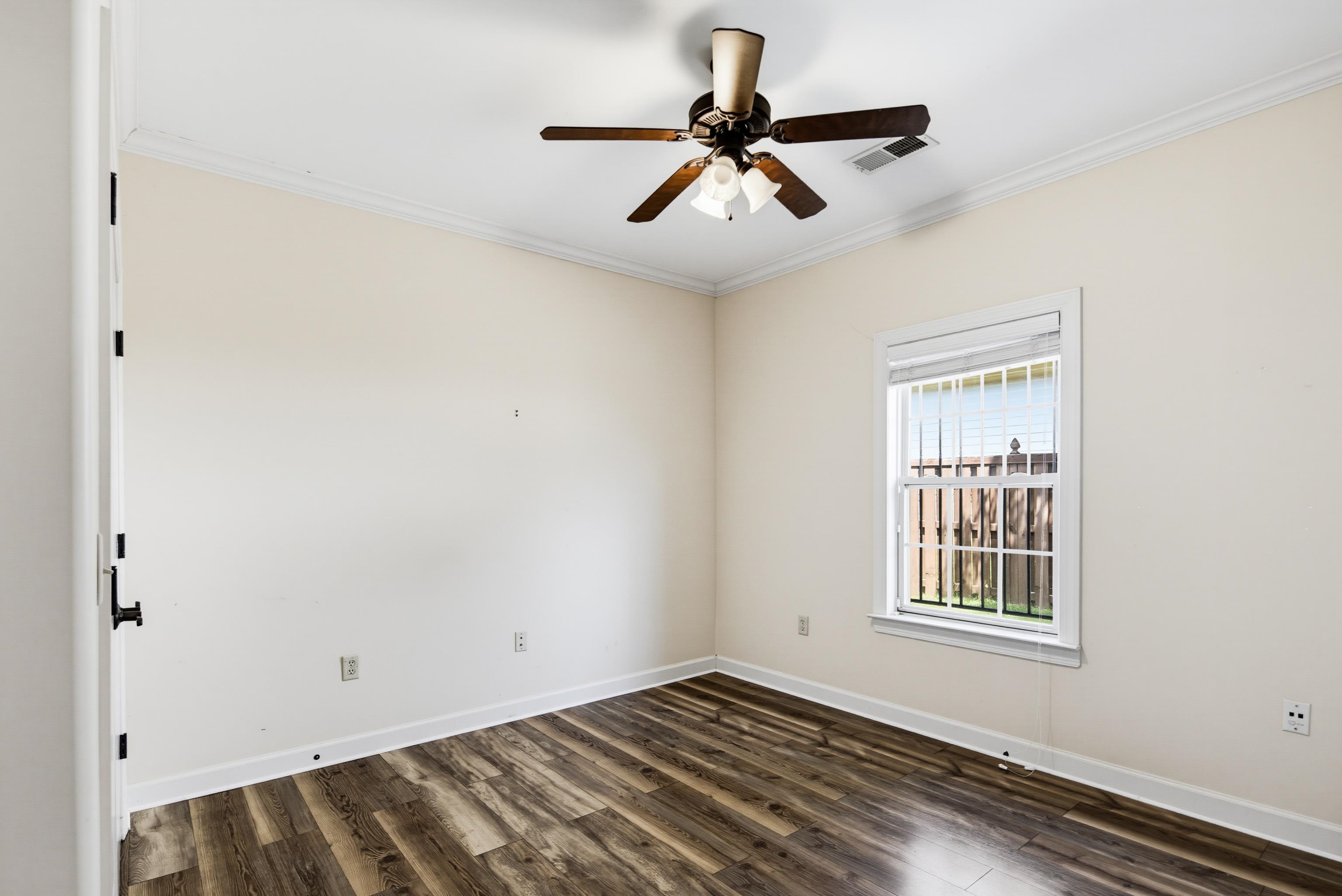 1601 Dexter Grove Ct 102 Property Photo 22