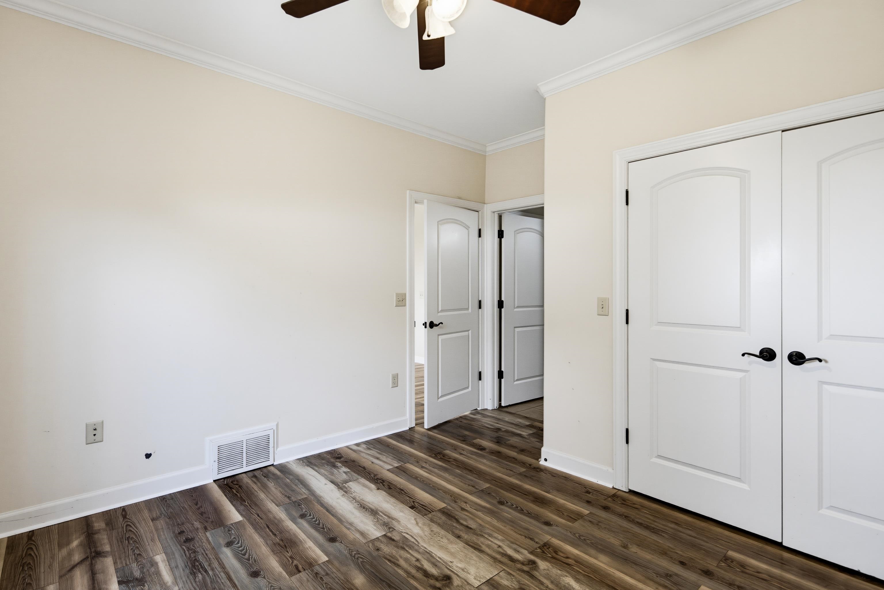1601 Dexter Grove Ct 102 Property Photo 23
