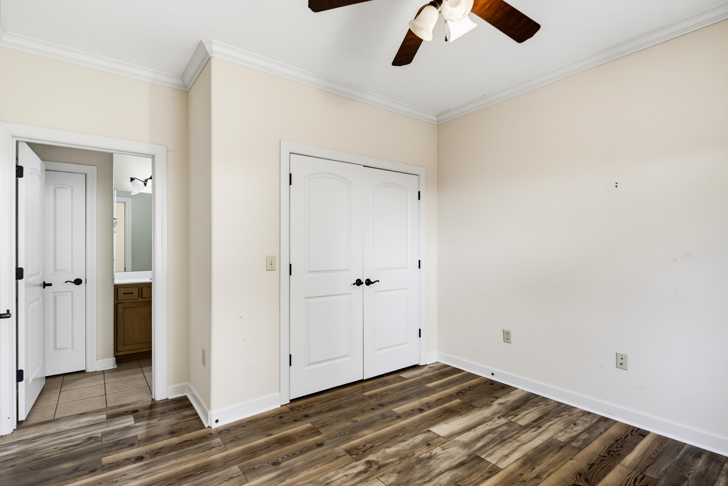 1601 Dexter Grove Ct 102 Property Photo 24