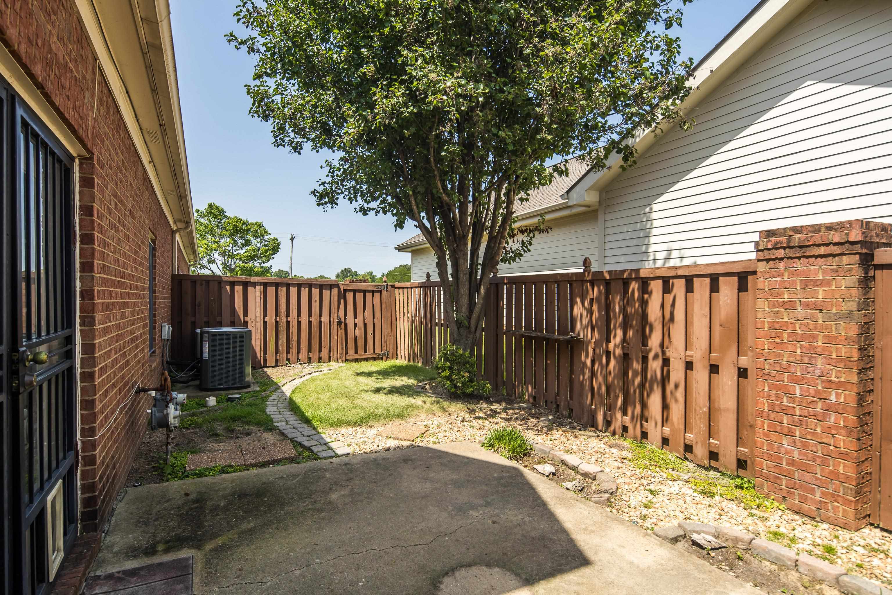 1601 Dexter Grove Ct 102 Property Photo 25