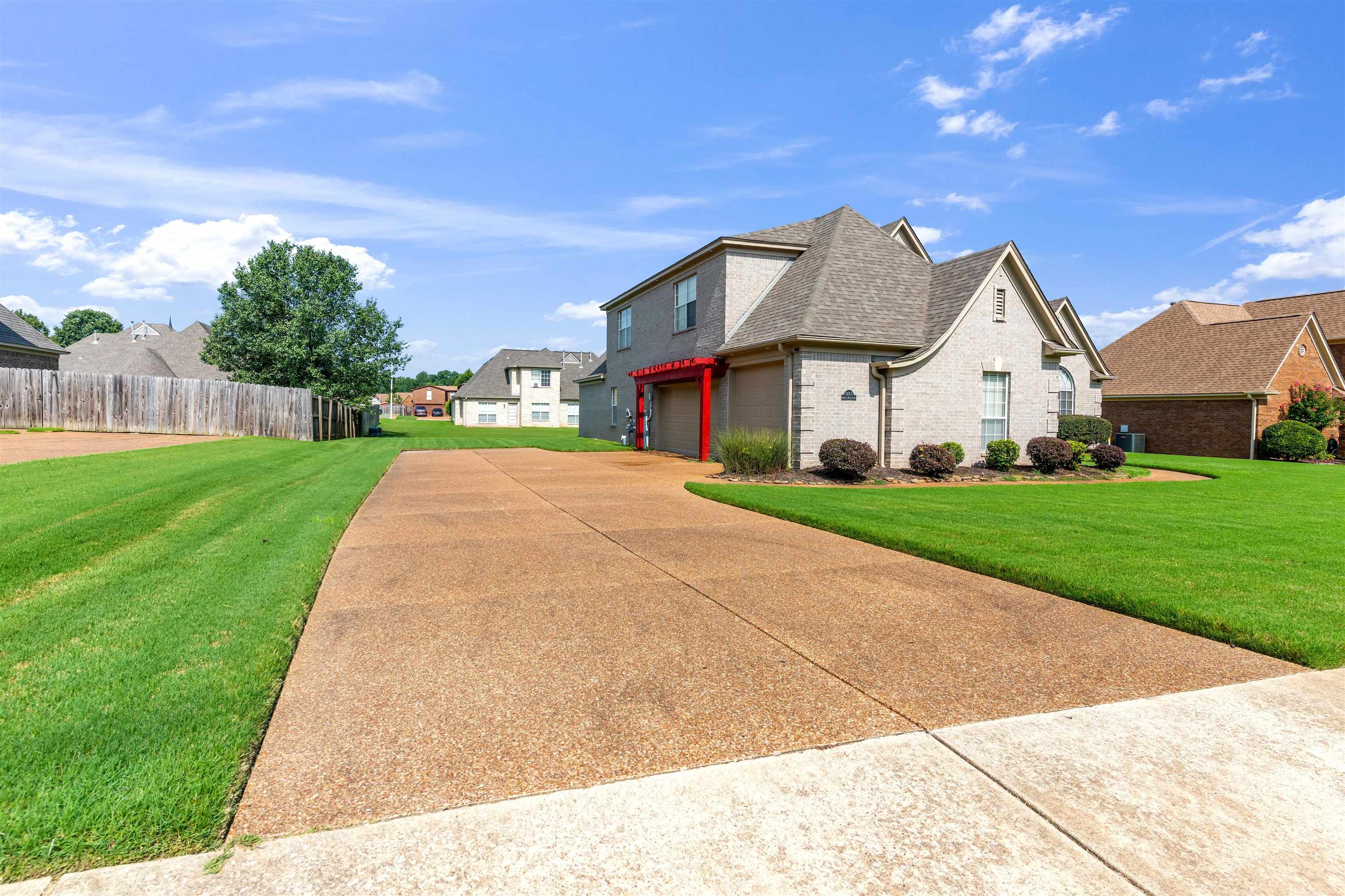 5113 Melissa Woods Dr Property Photo 2