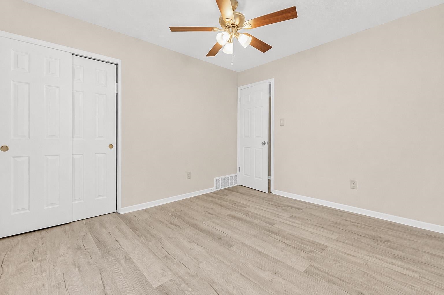 6822 Southknoll Ave Property Photo 11