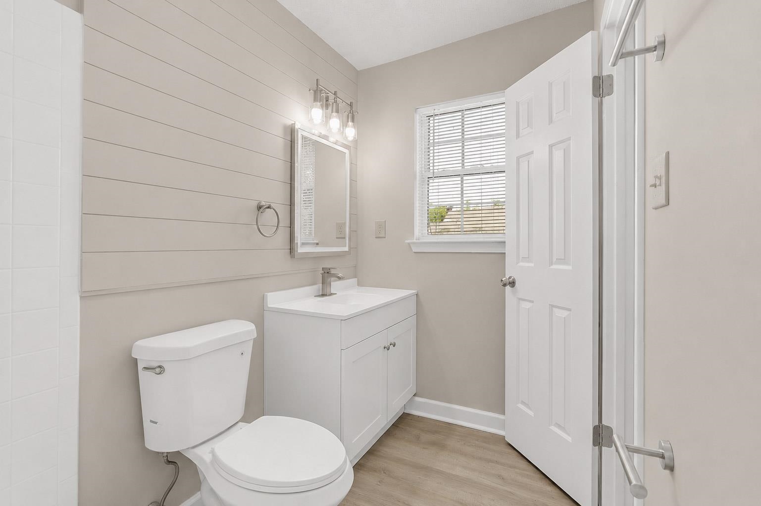 6822 Southknoll Ave Property Photo 14