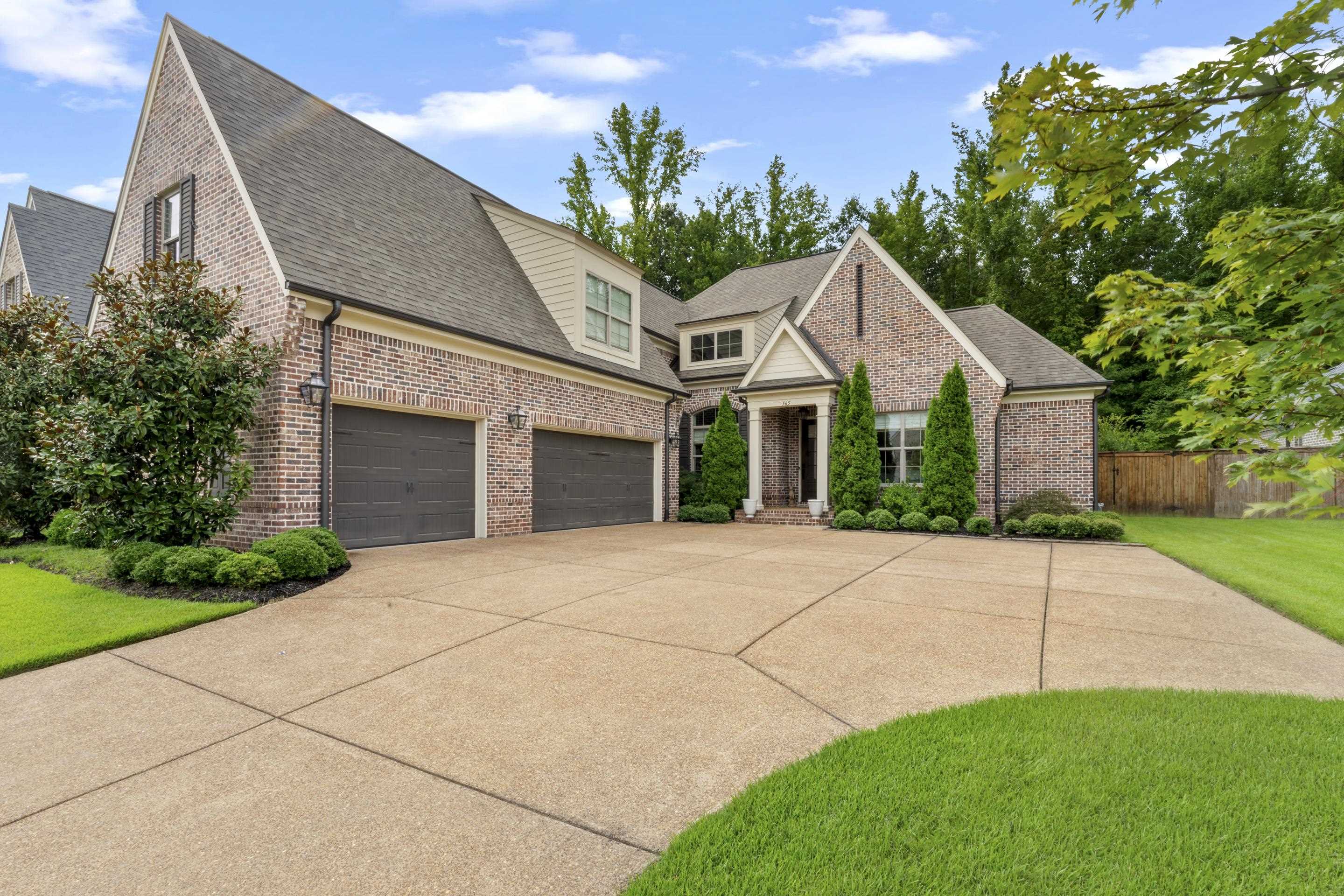 565 Saunders Creek Cir Property Photo 1
