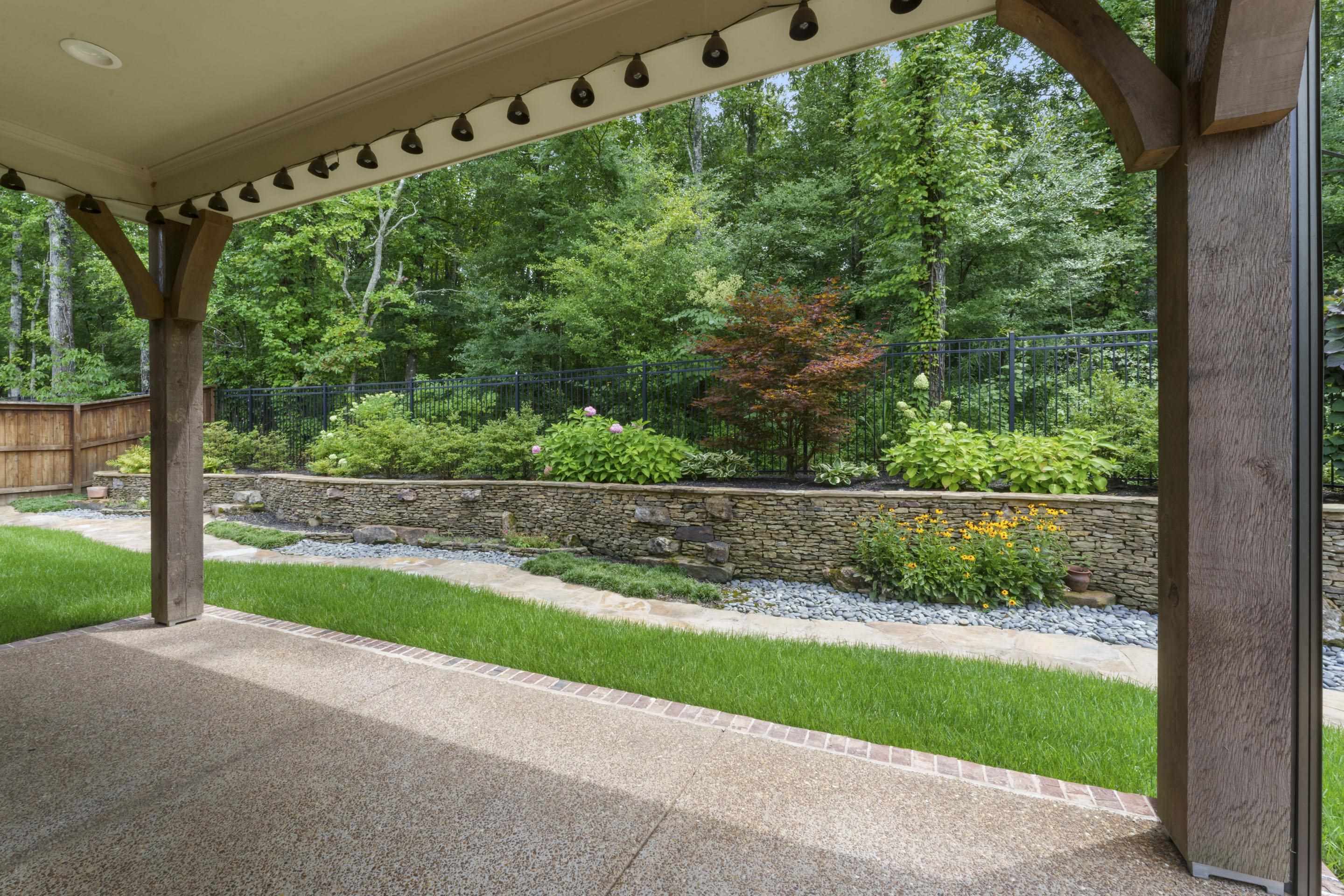 565 Saunders Creek Cir Property Photo 5