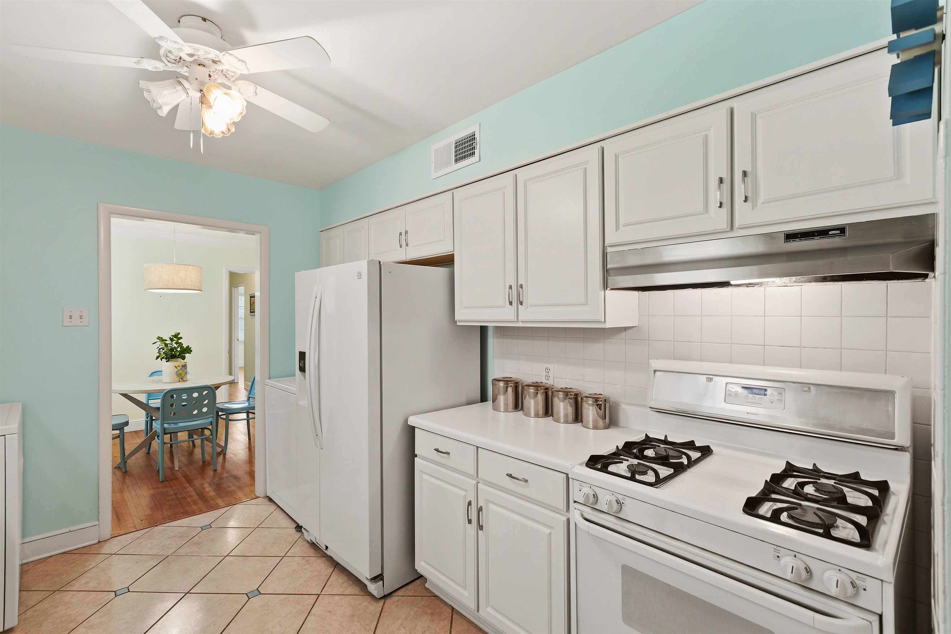 4972 Robindale Ln Property Photo 17